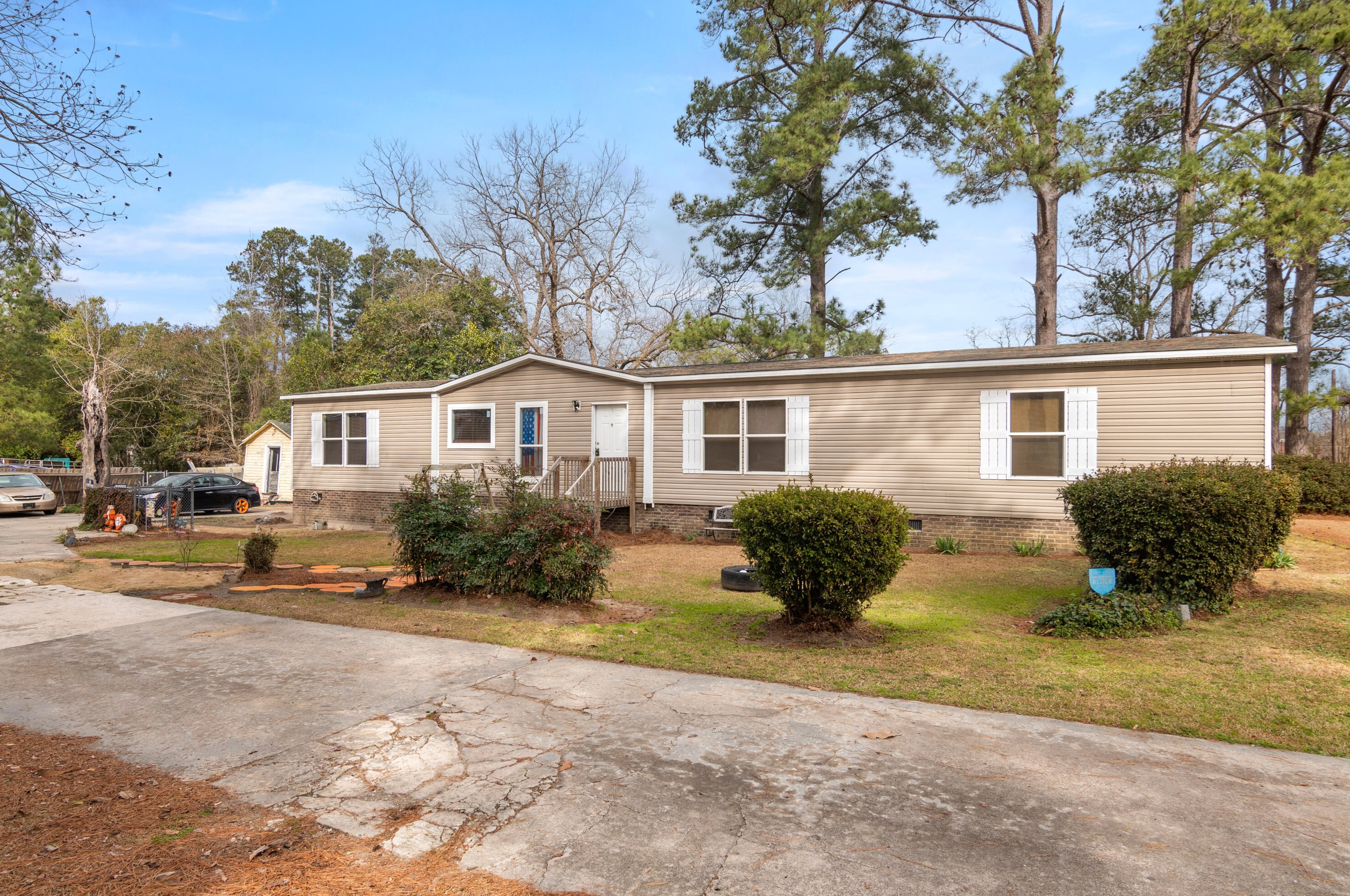 580 Pine St, Bowman, SC 29018
