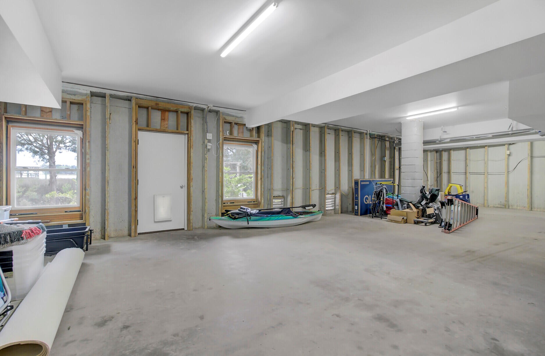 4365 Stoney Poynt Ct, Charleston SC  29405-6880 exterior