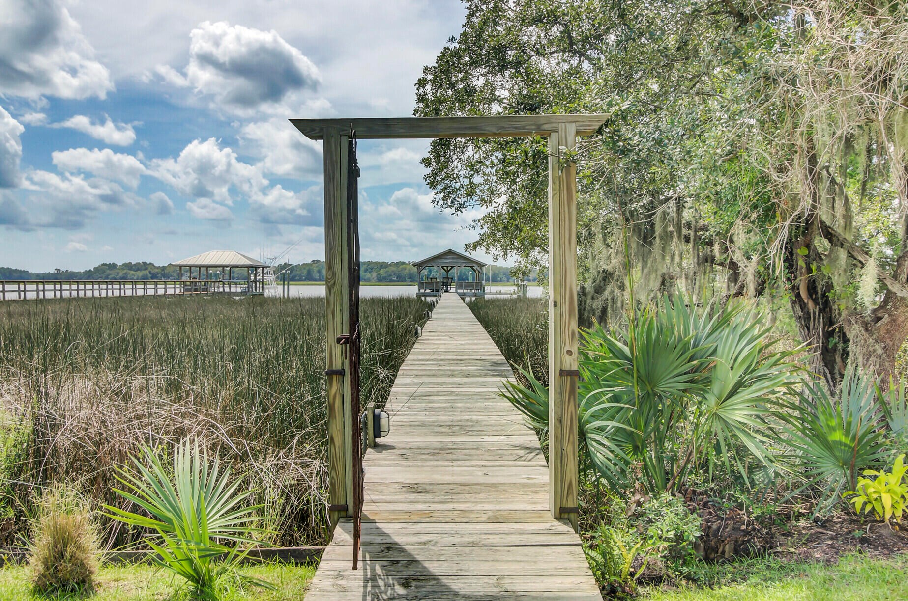 4365 Stoney Poynt Ct, Charleston SC  29405-6880 exterior