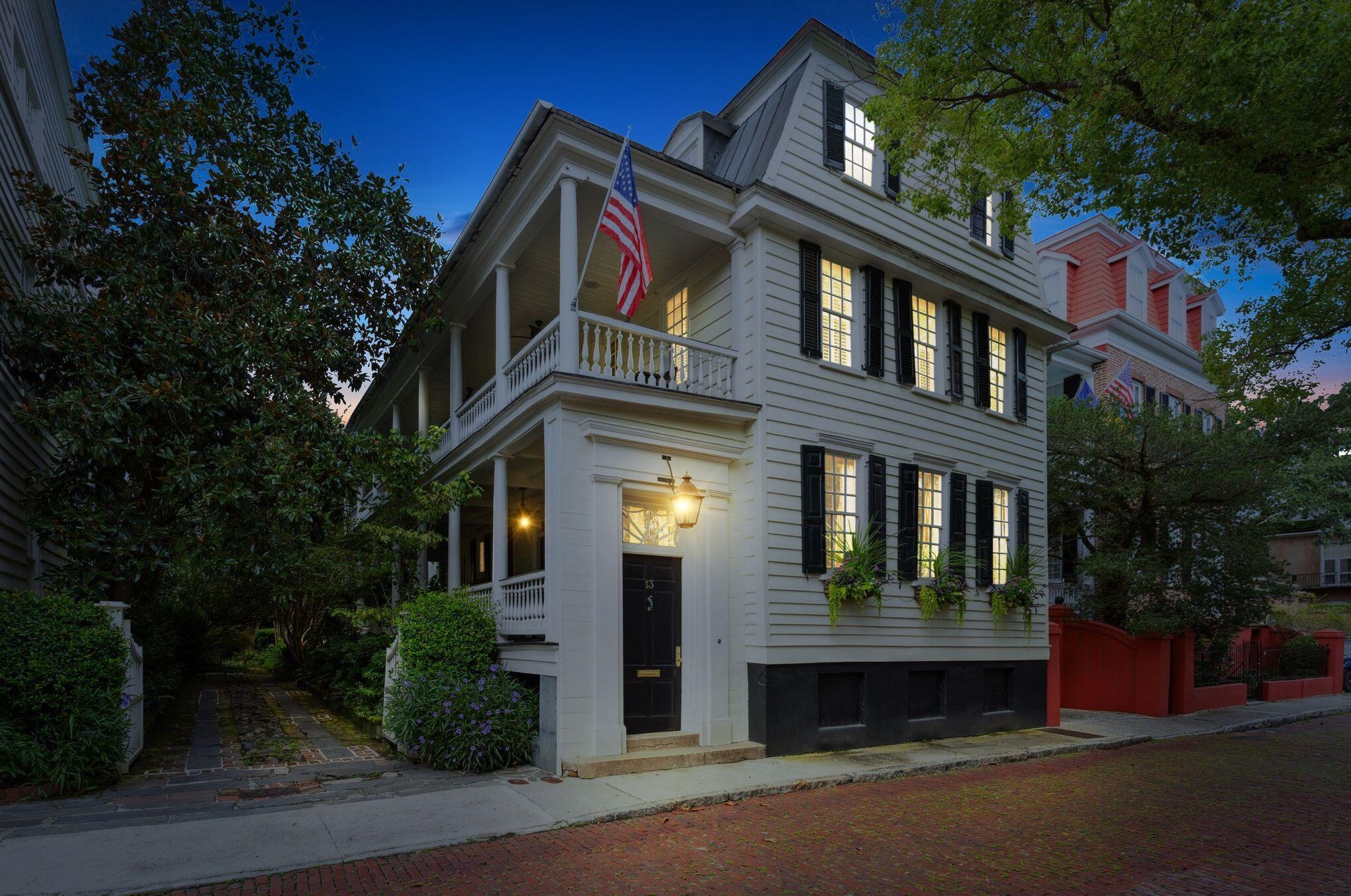 13 Church St, Charleston, SC 29401-2743