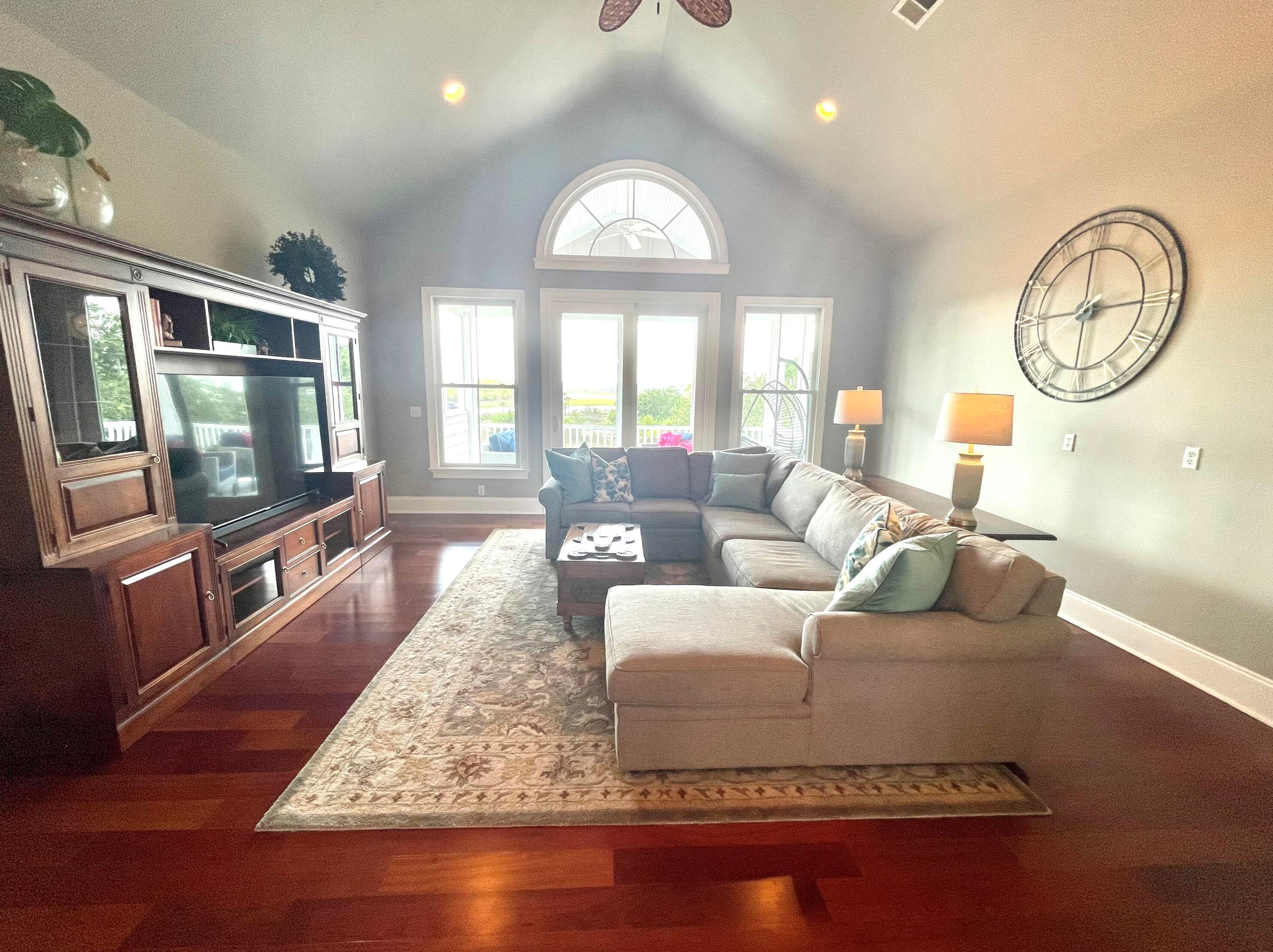 1531 Creek Side Way, Charleston SC  29492-8267 exterior