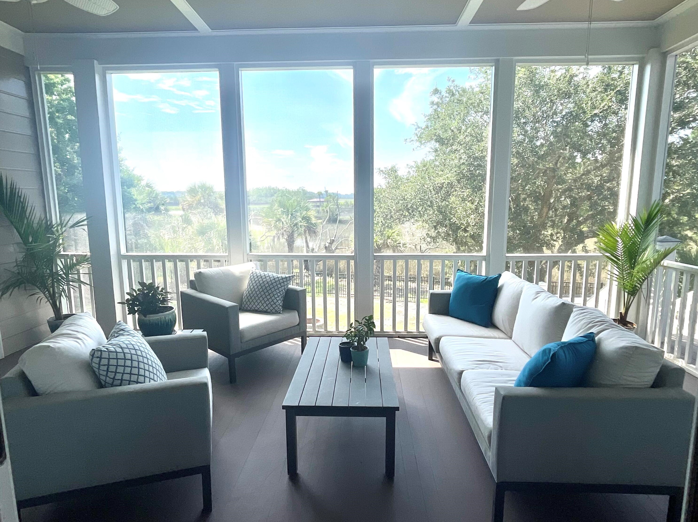 1531 Creek Side Way, Charleston SC  29492-8267 exterior