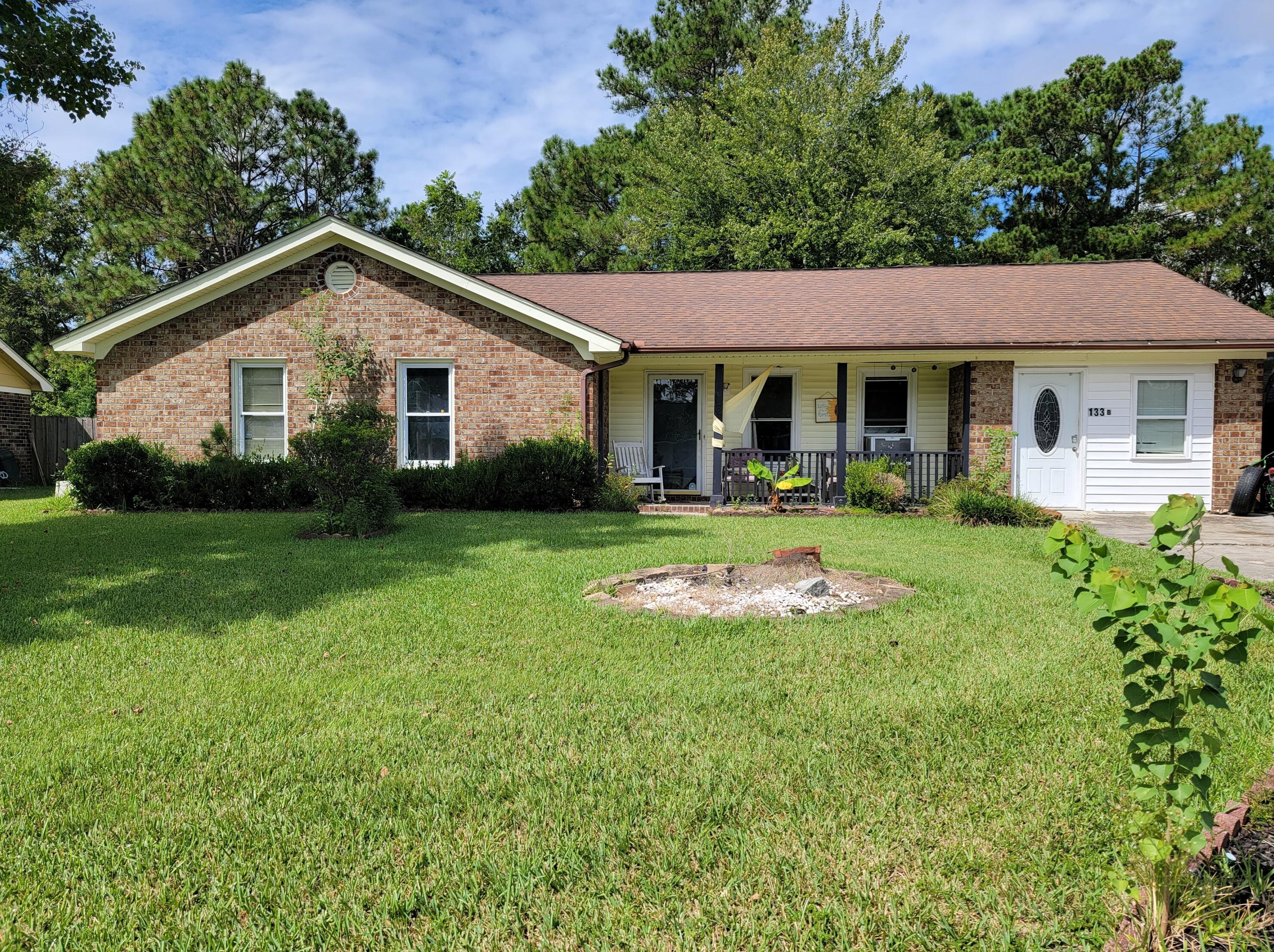 133 Marion Rd, Summerville, SC 29483-1968