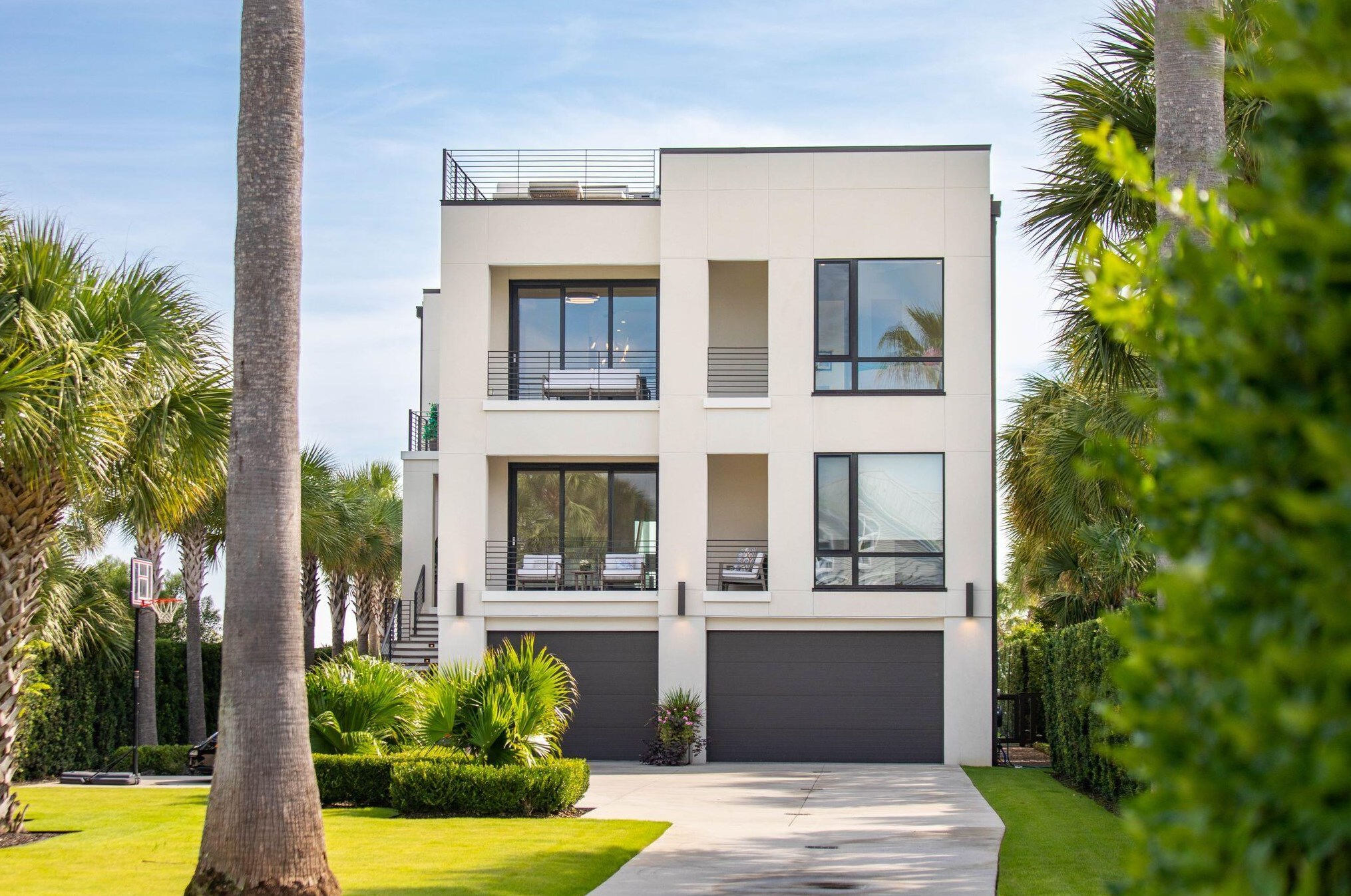 910 Middle St, Sullivans Island, SC 29482