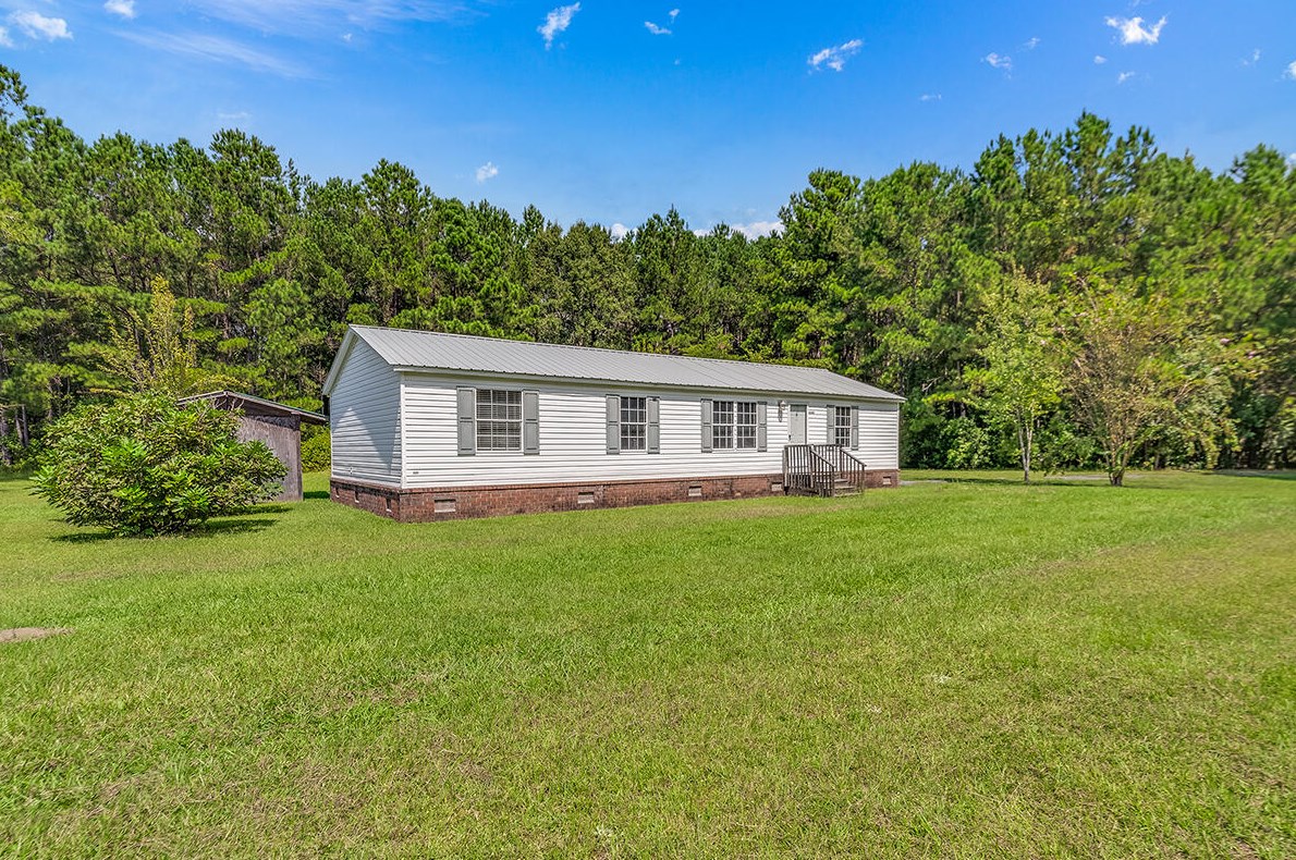 1138 Edgewater Rd, Pineville, SC 29468