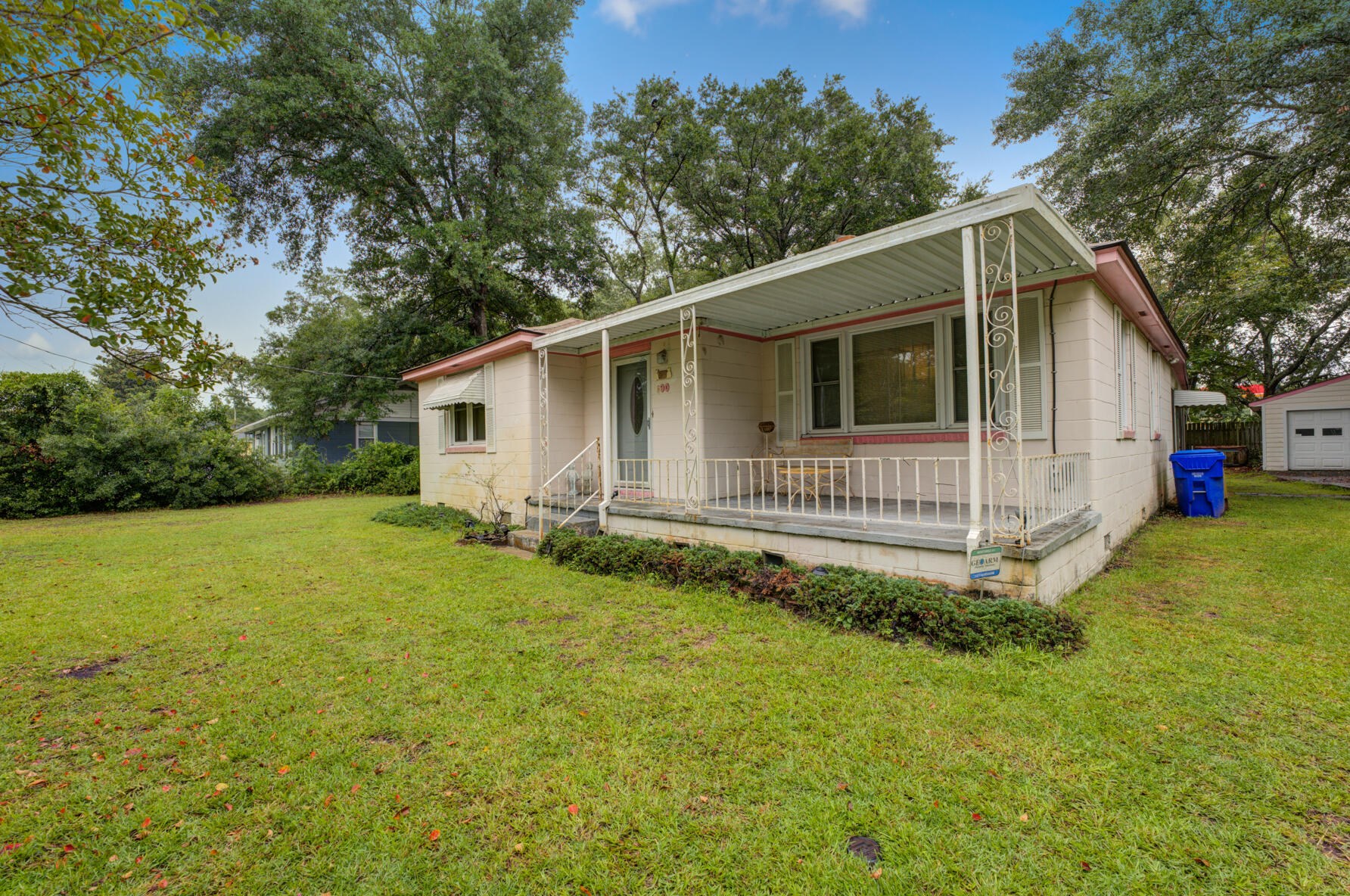 890 Madison Ave, Charleston, SC 29412-3553