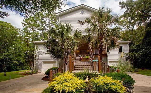 10088 Hercules Rd, McClellanville, SC 29458