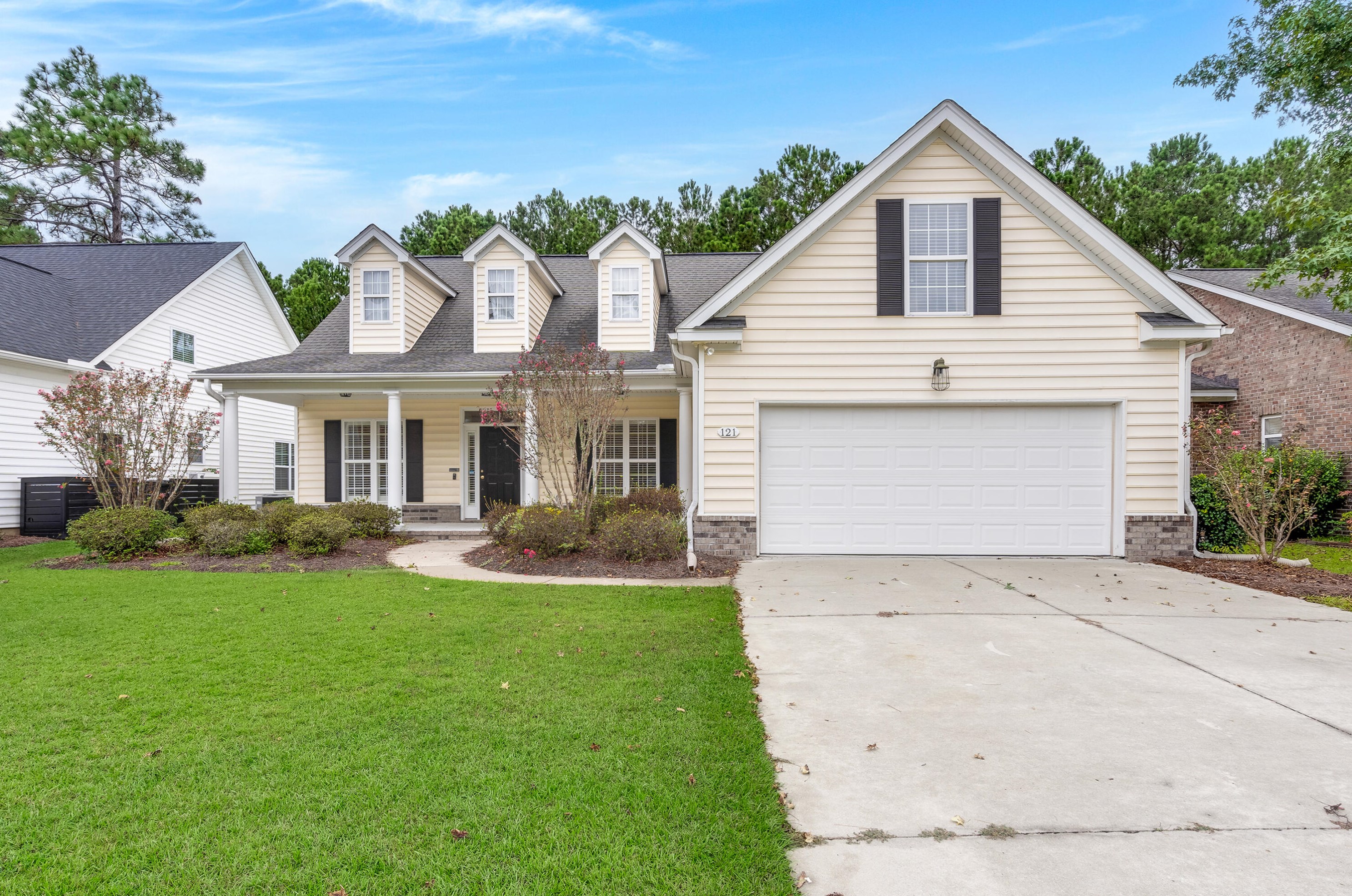 121 Amen Cor, Summerville SC  29483-5192 exterior