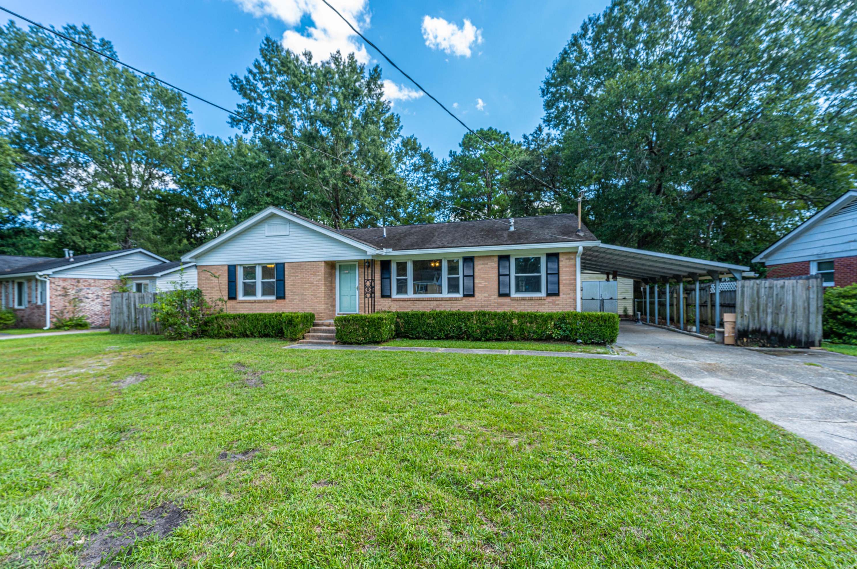 3319 Londonderry Rd, Charleston SC  29420-8711 exterior