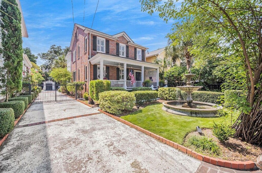 11 Gadsden St, Charleston, SC 29401