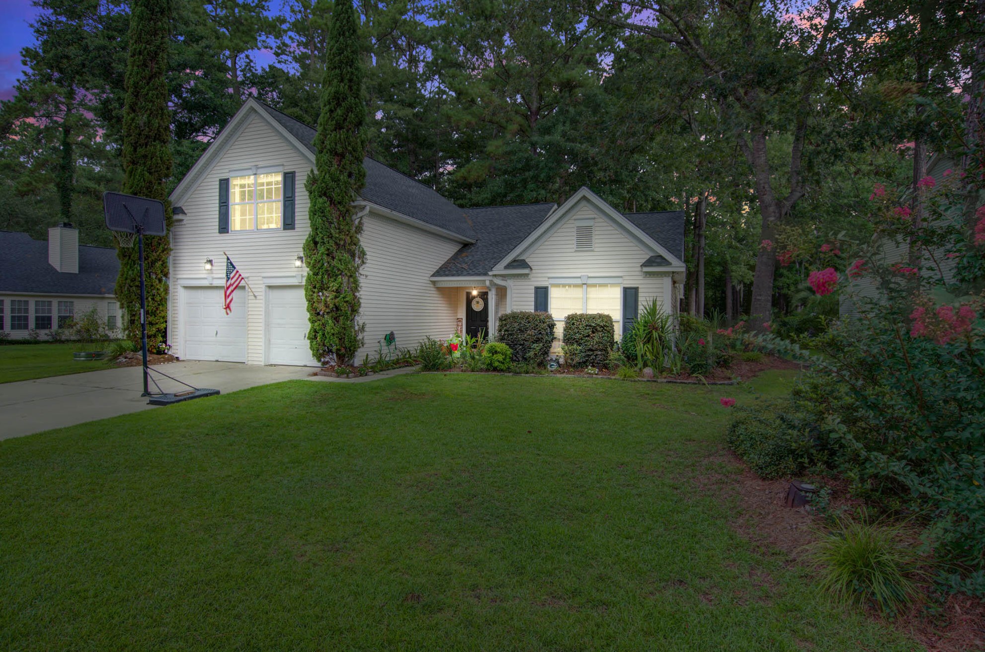 562 Pointe Of Oaks Rd, Summerville, SC 29485-6209