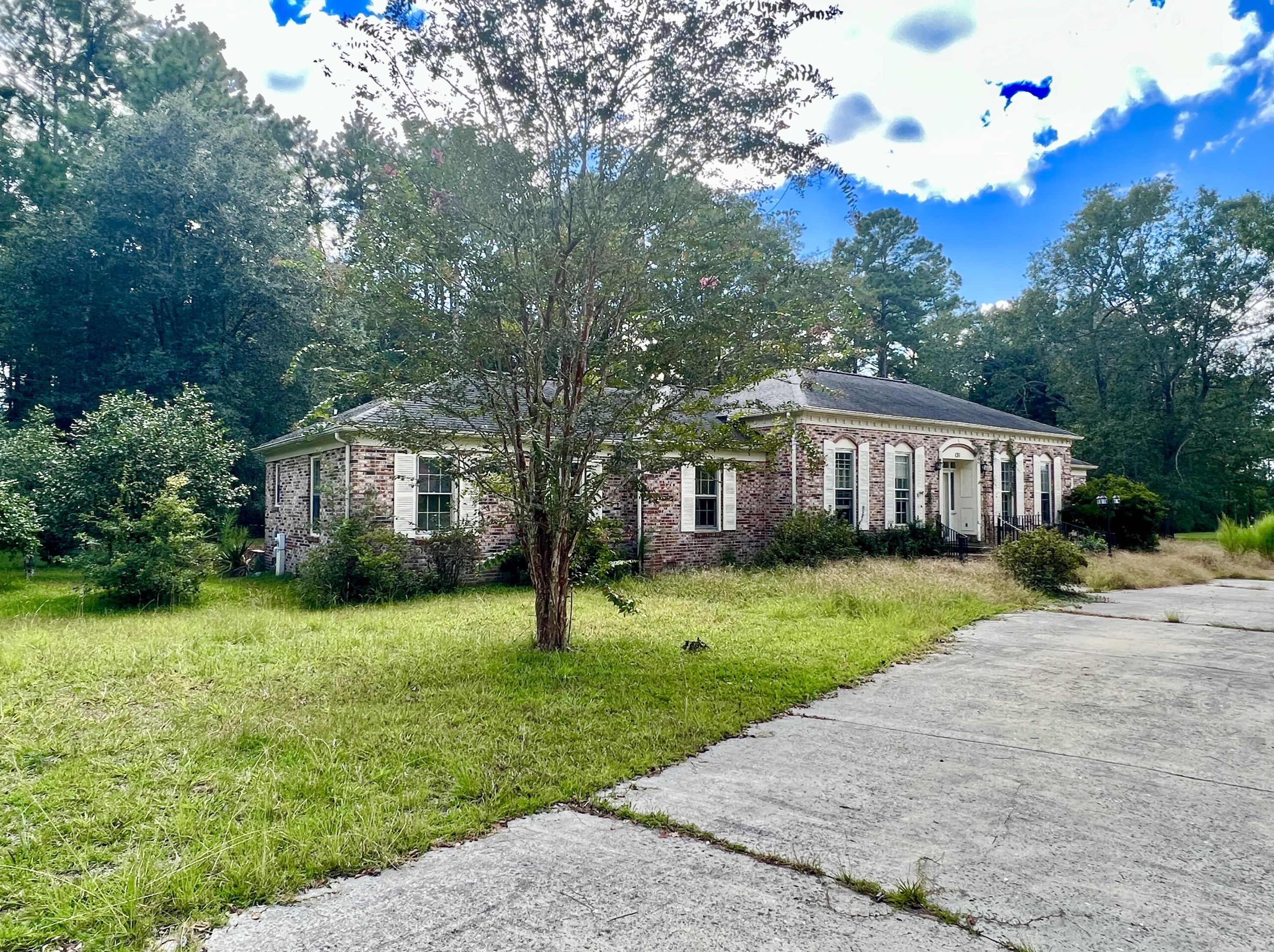 131 Auld Brass Rd, Walterboro, SC 29488-2699