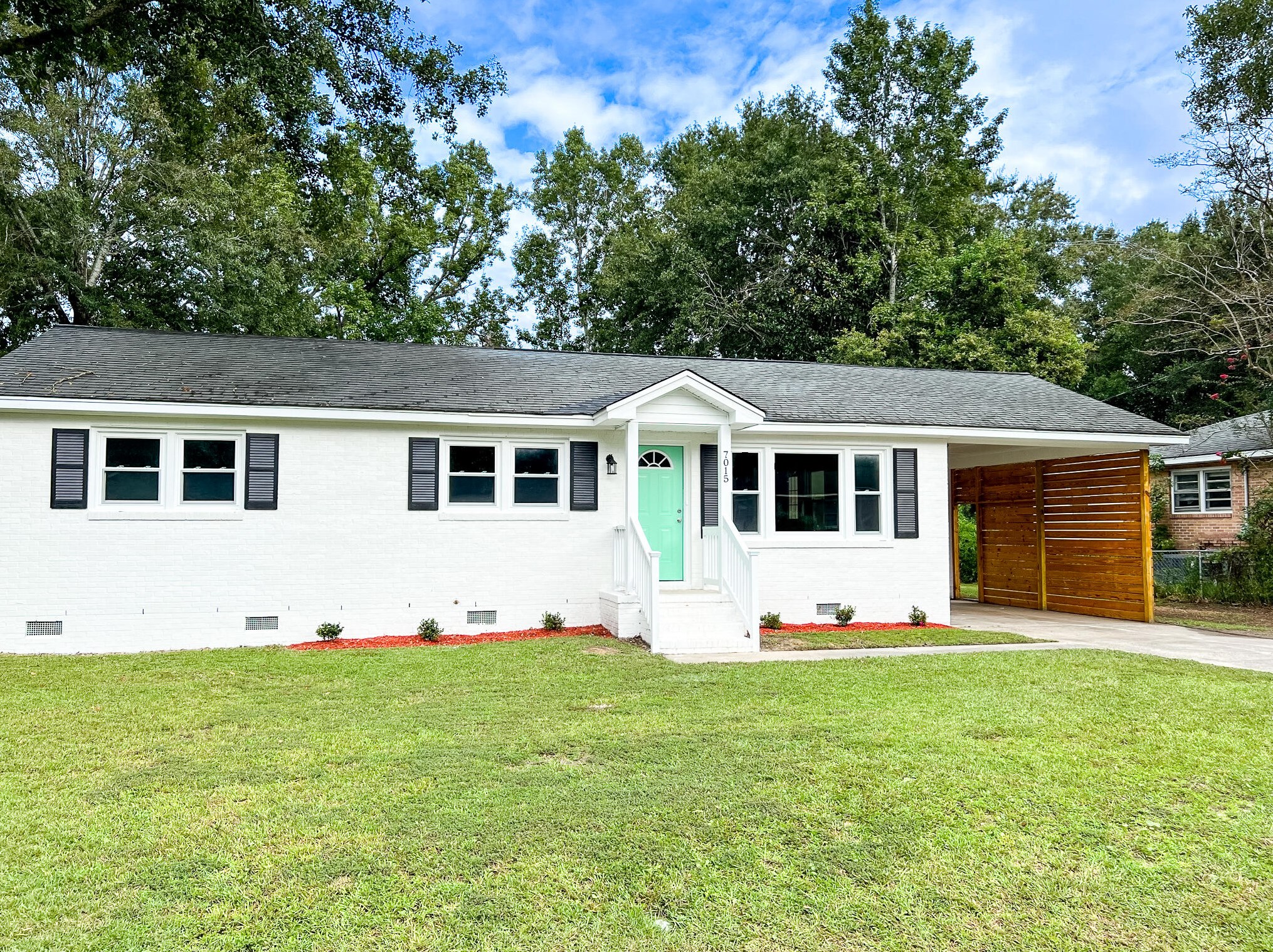 7015 Midland Dr, Charleston, SC 29406-4506