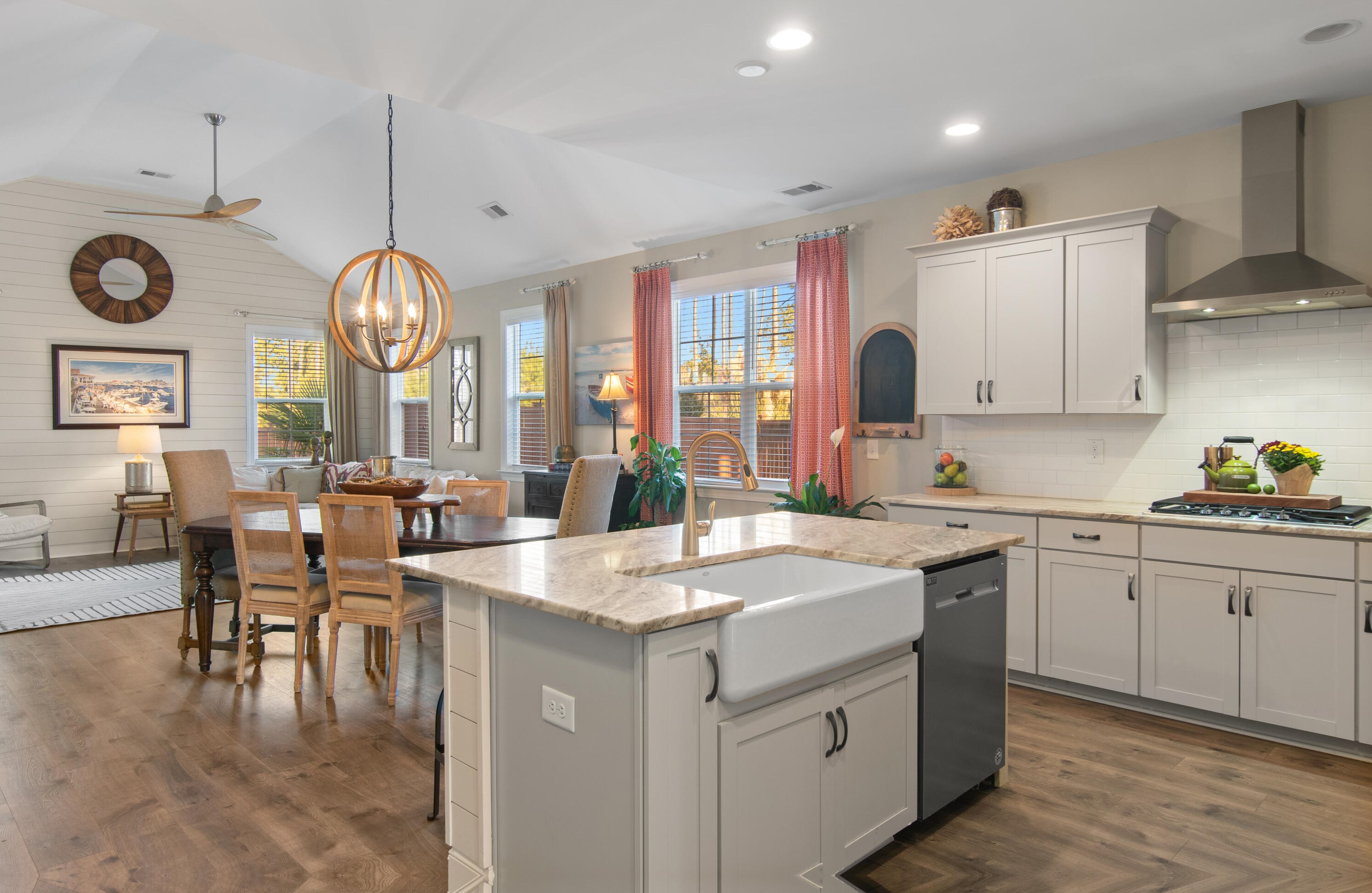 411 Whispering Breeze Ln, Summerville SC  29486 exterior