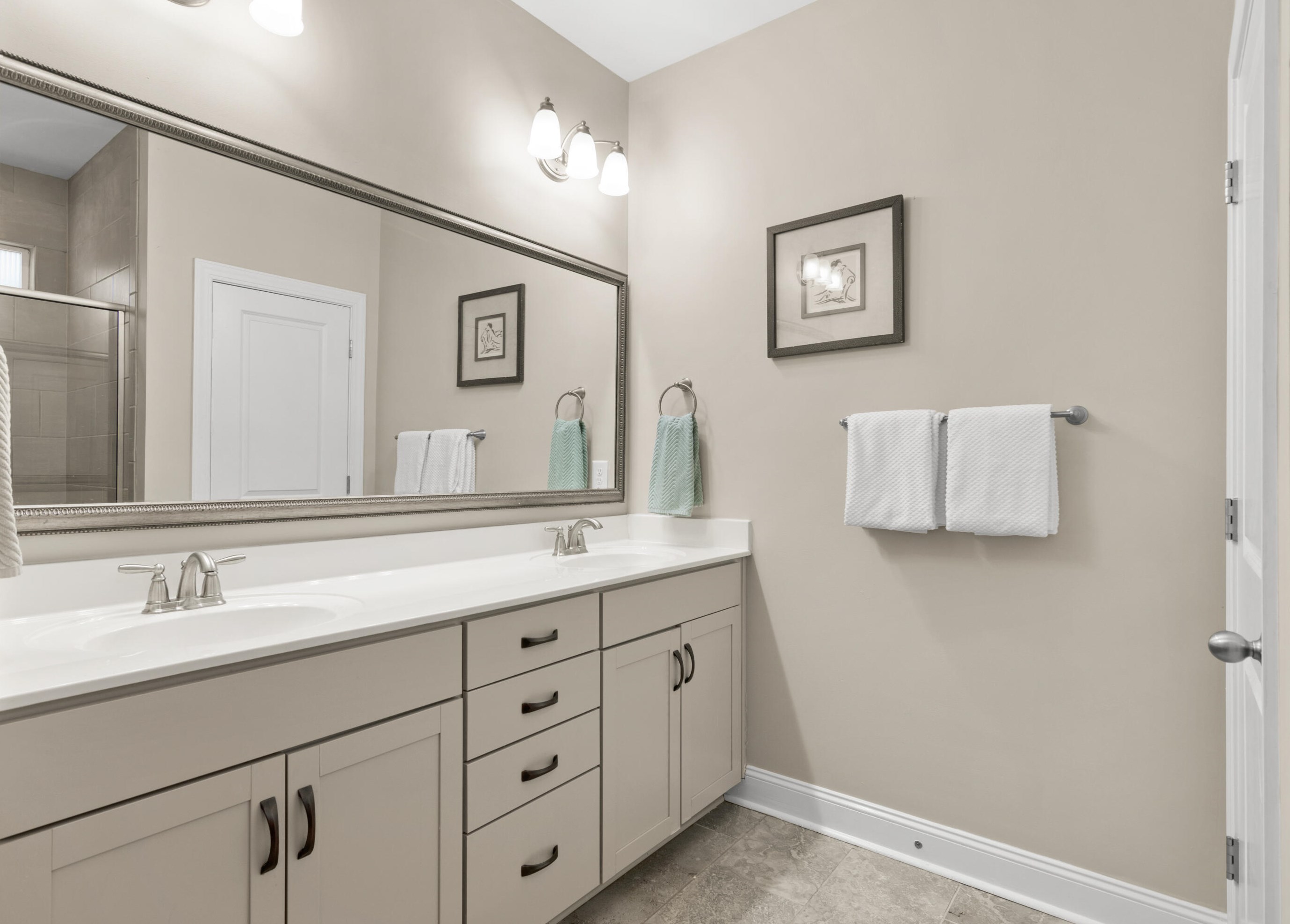 411 Whispering Breeze Ln, Summerville SC  29486 exterior