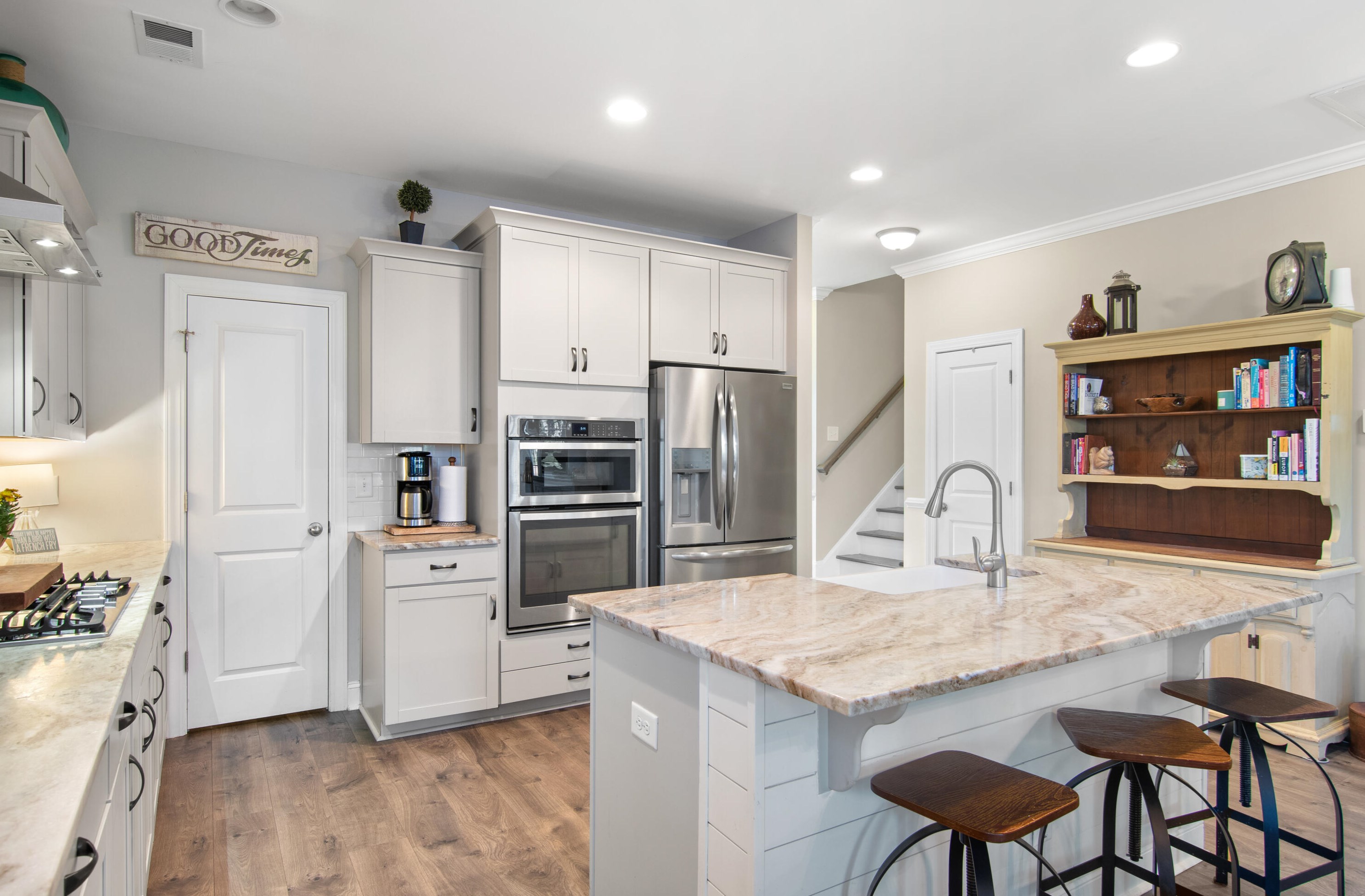 411 Whispering Breeze Ln, Summerville SC  29486 exterior