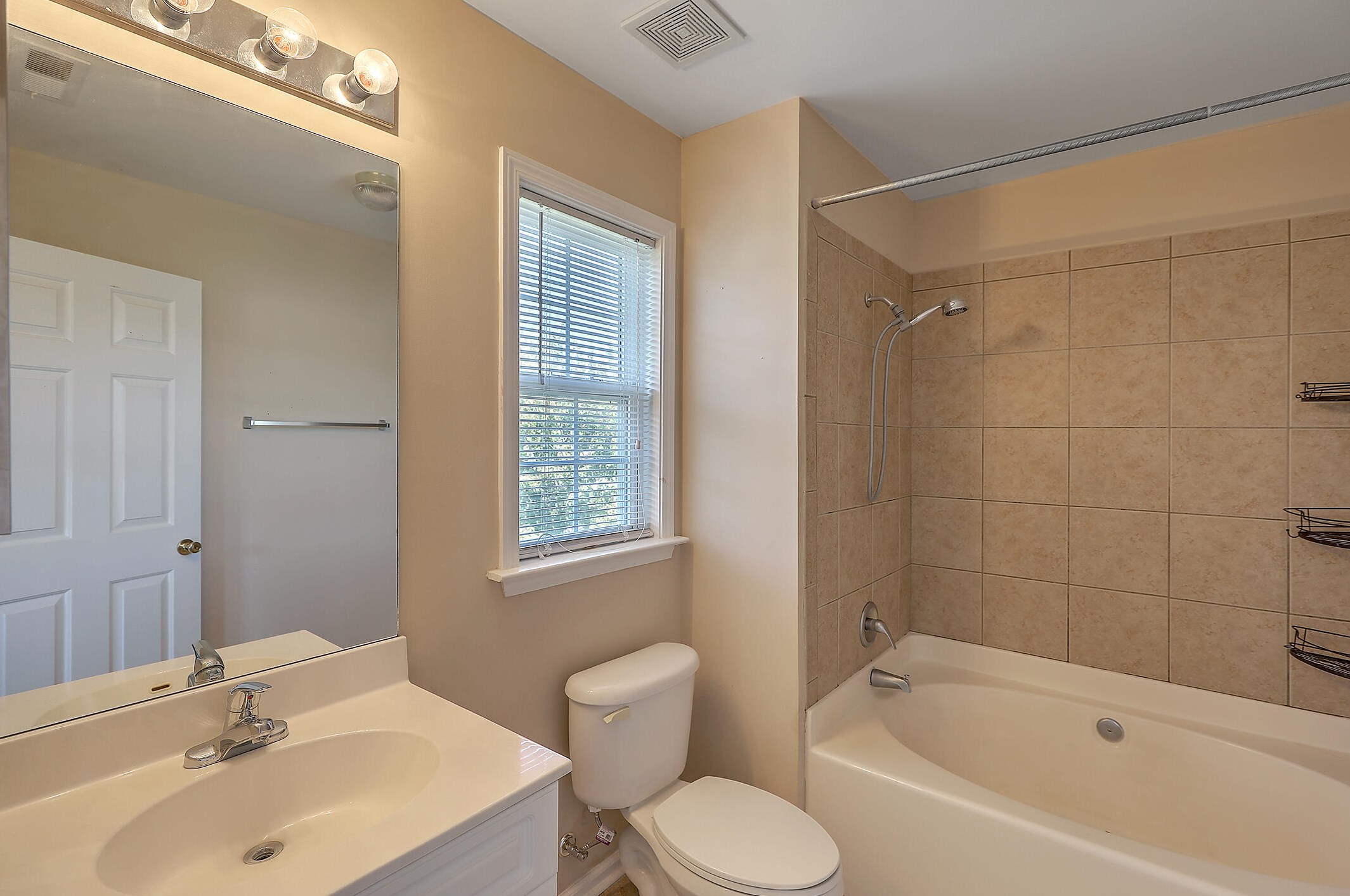 4077 Babbitt St, Charleston SC 29414-6077 exterior