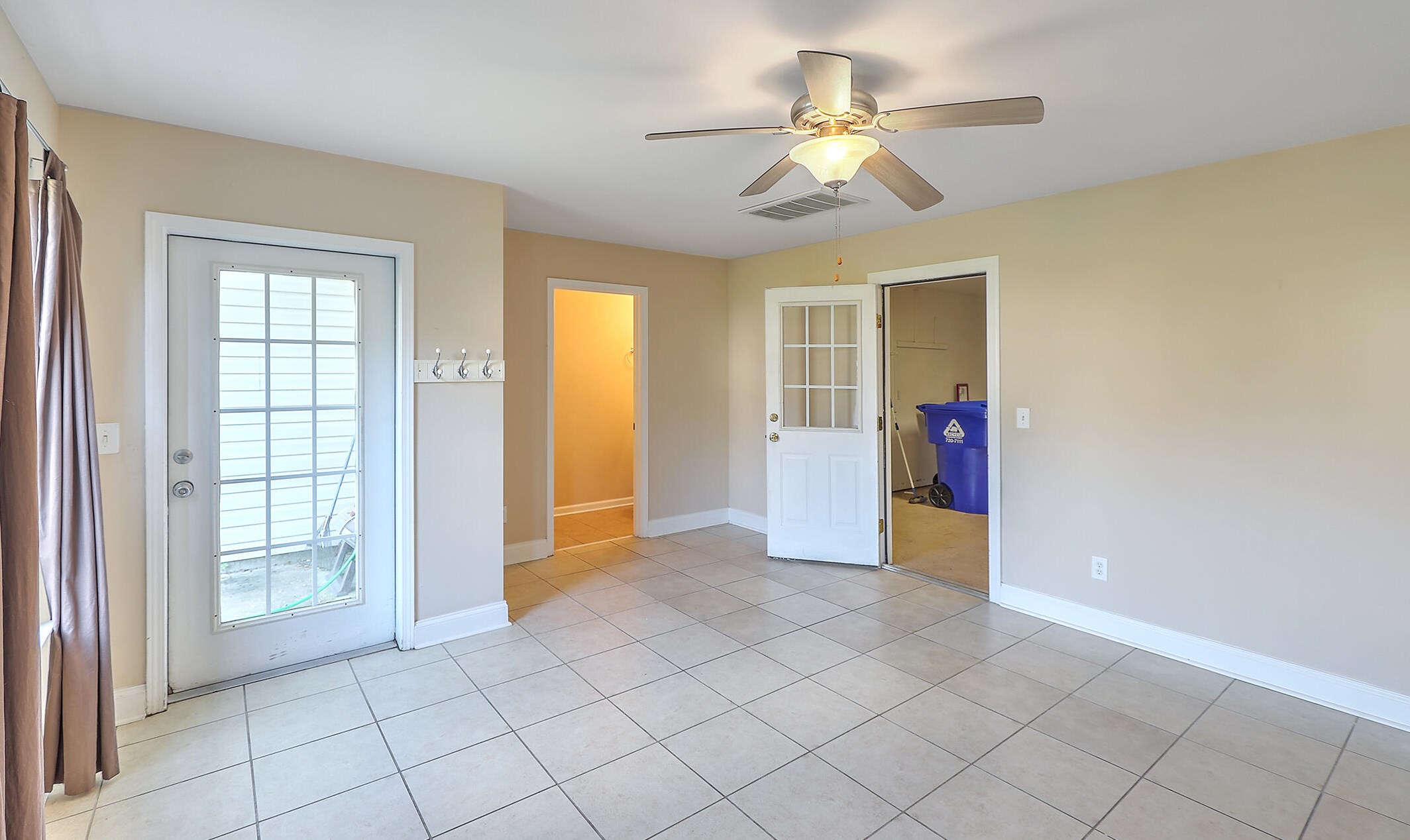 4077 Babbitt St, Charleston SC 29414-6077 exterior