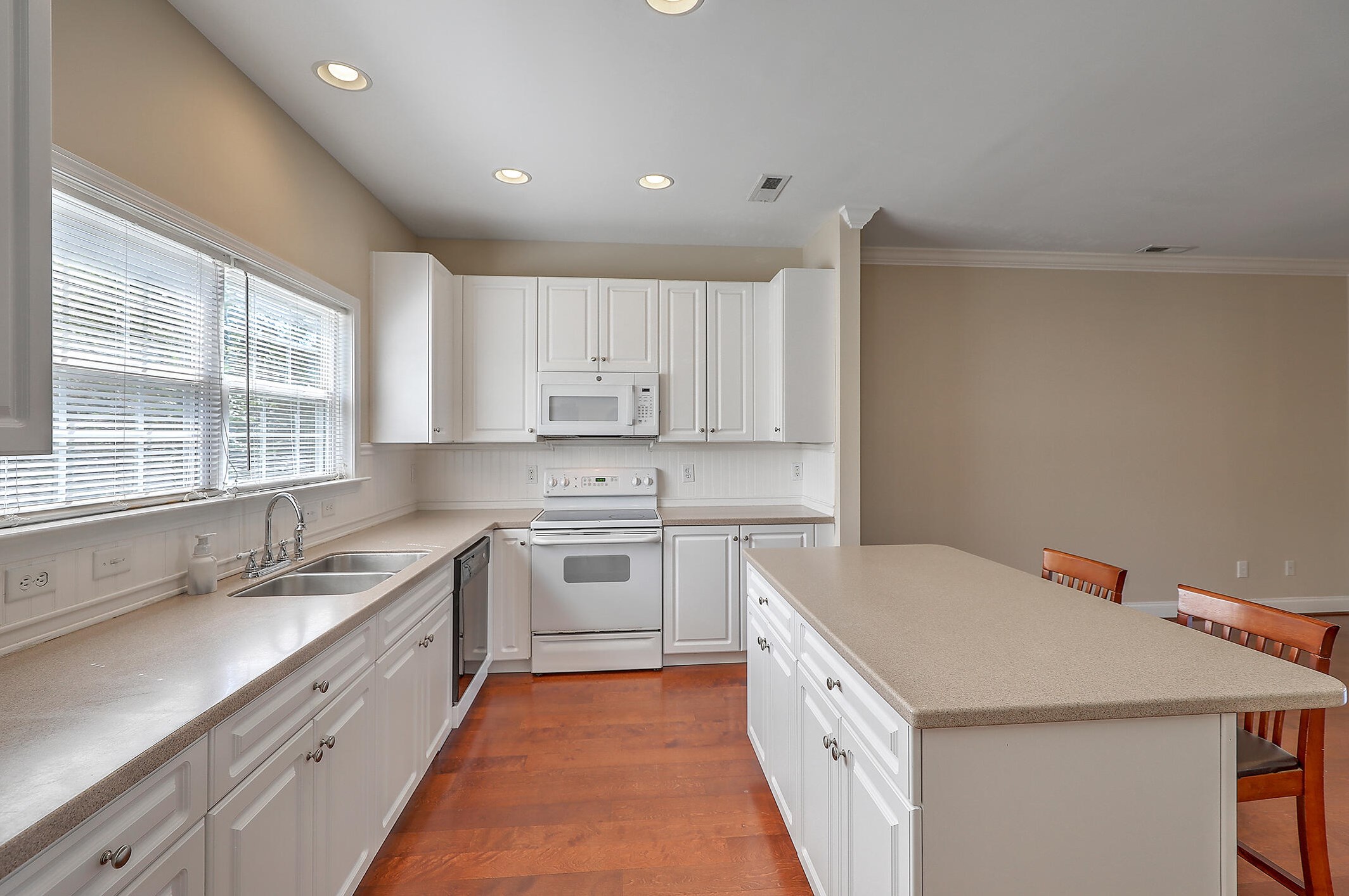 4077 Babbitt St, Charleston SC 29414-6077 exterior