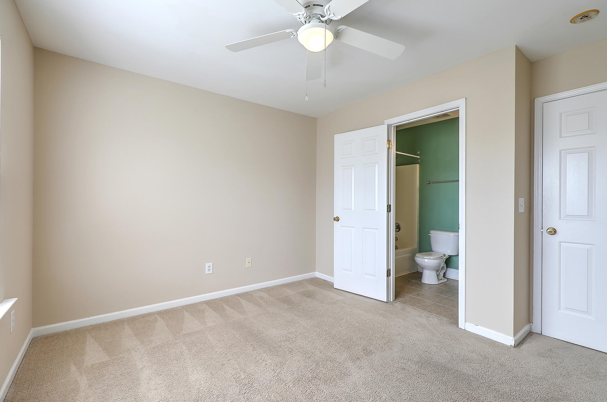 4077 Babbitt St, Charleston SC 29414-6077 exterior