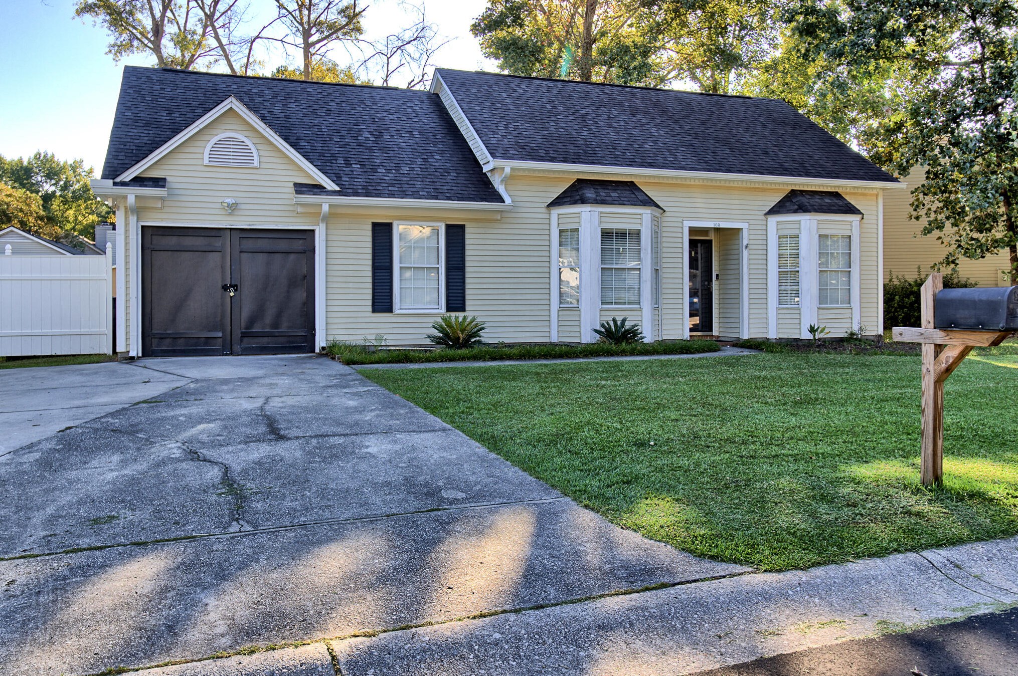 103 Jarett Rd, Summerville, SC 29485-4077