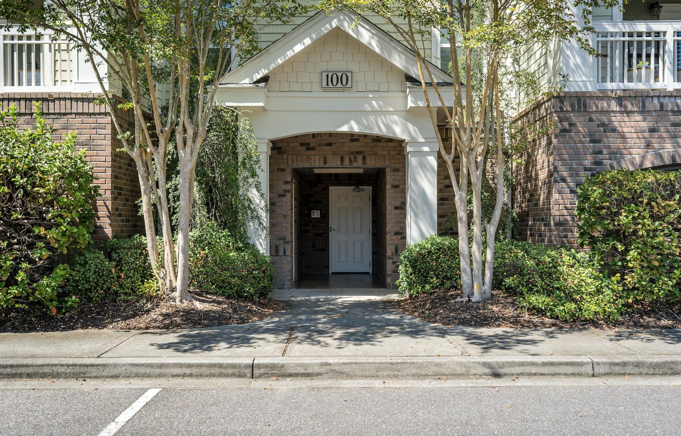 2244 Ashley Crossing Dr, Charleston, SC 29414-5700