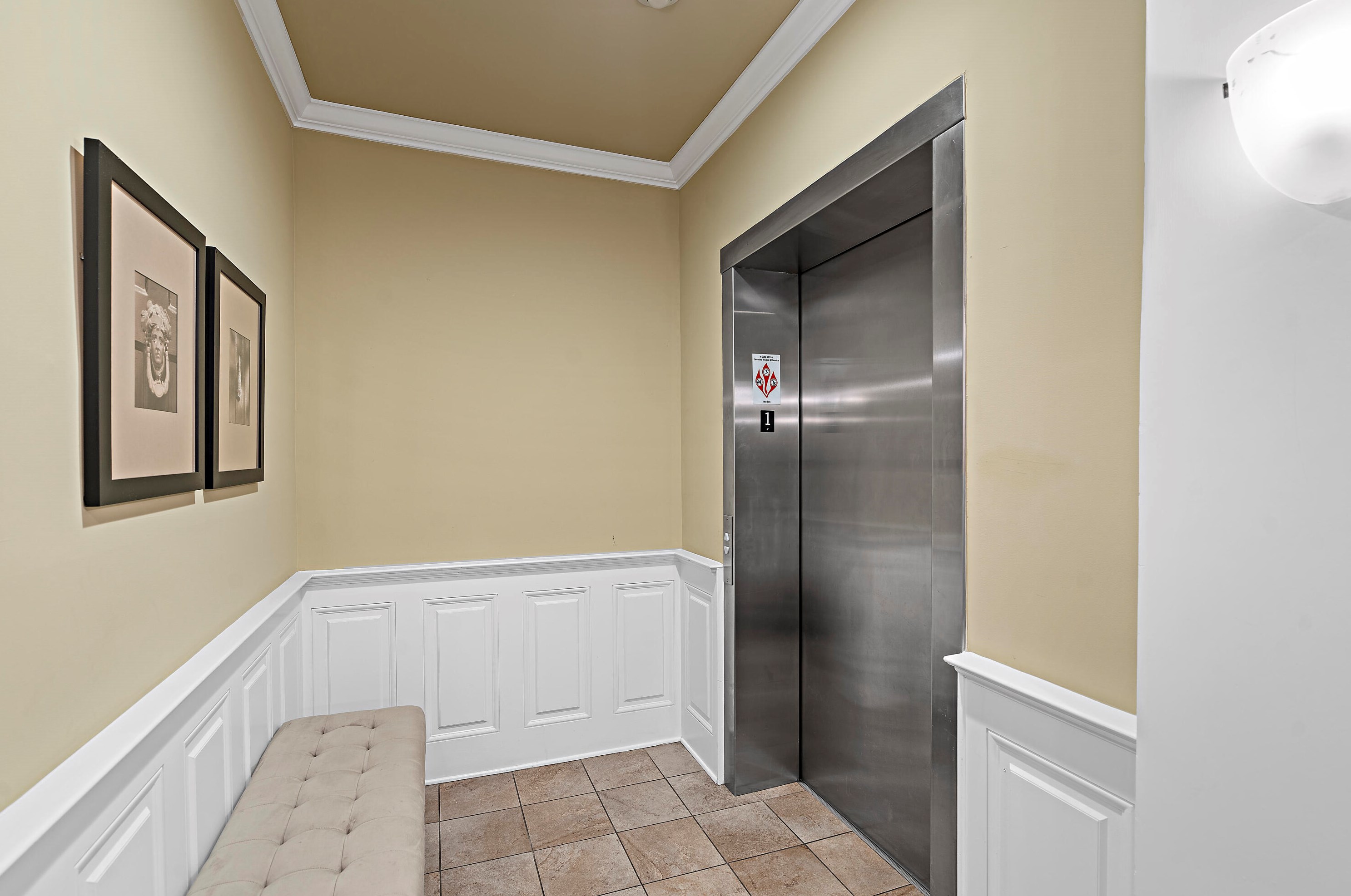 2244 Ashley Crossing Dr, Charleston SC  29414-5700 exterior