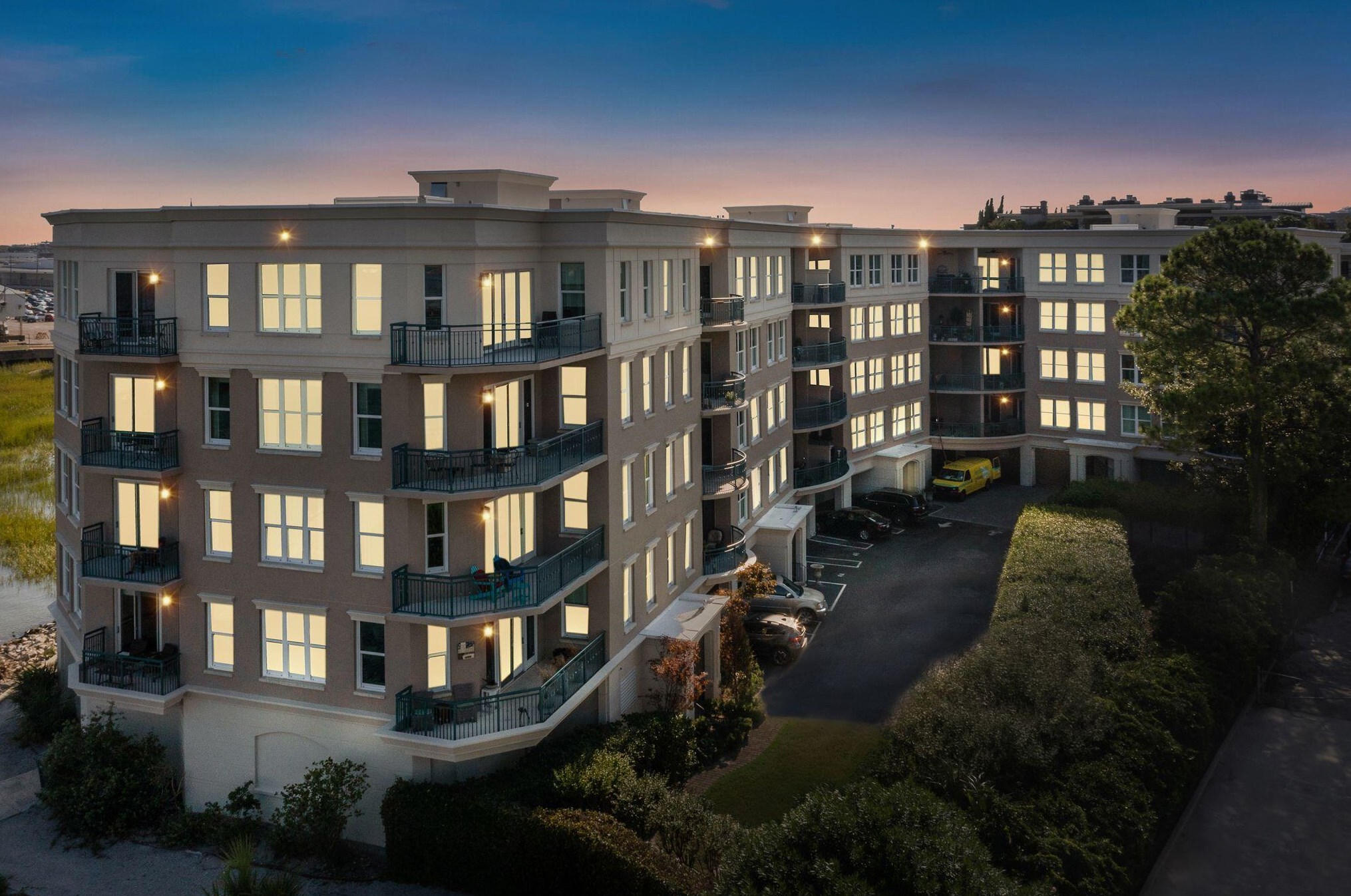 2 Wharfside St, Charleston SC  29401-1596 exterior