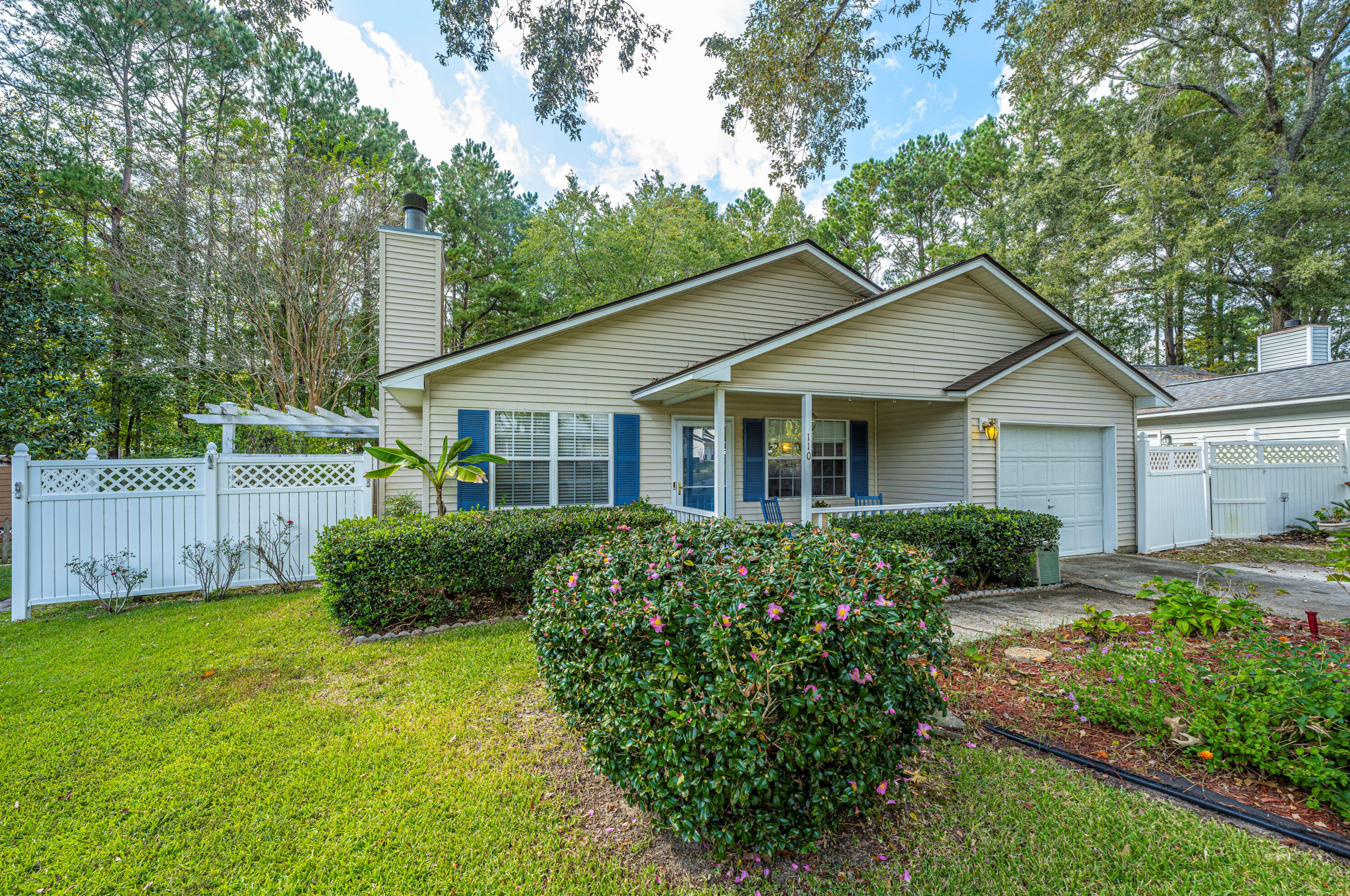 110 Jigsaw Rd, Summerville, SC 29485-5803