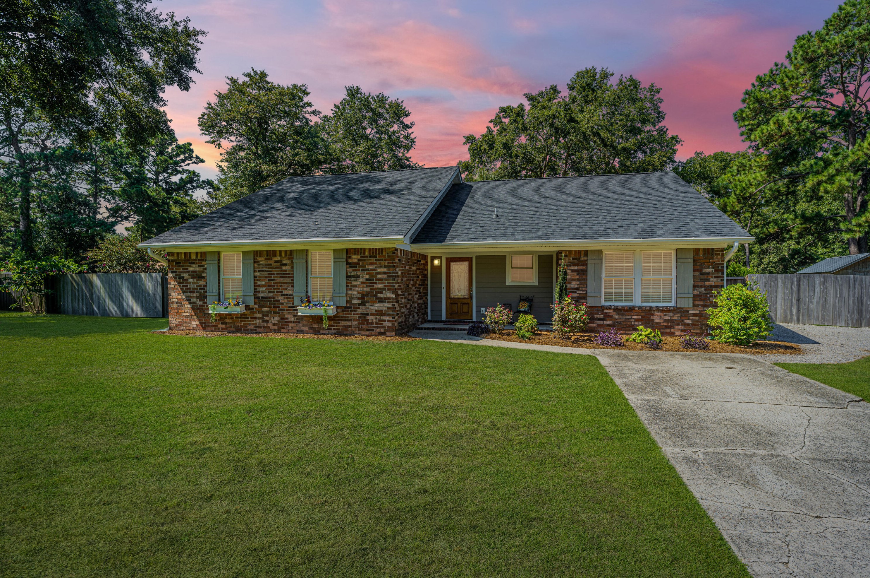 1247 Oxbow Dr, Charleston, SC 29412-9412