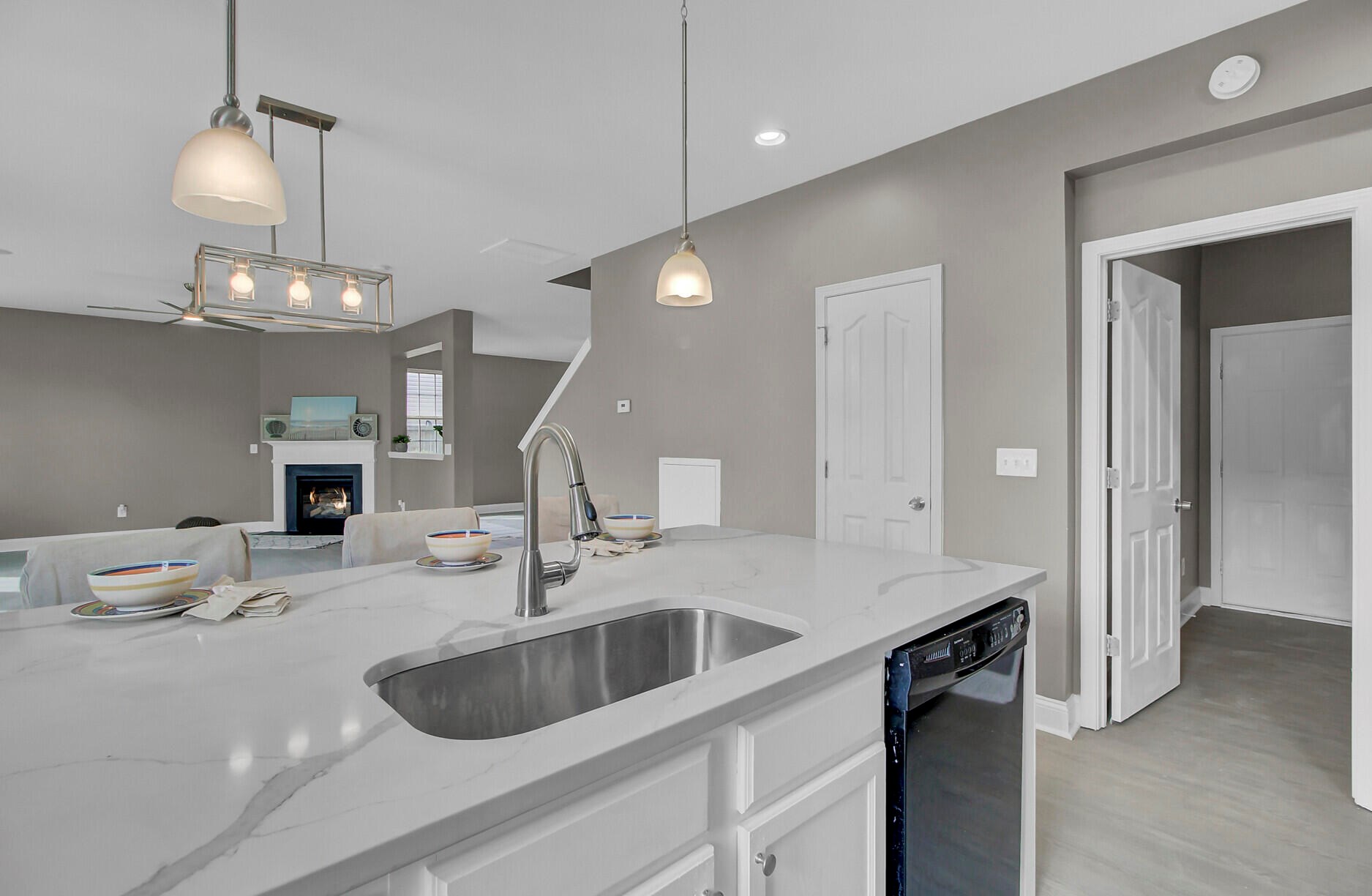 609 Grassy Hill Rd, Summerville, SC 29483-5366