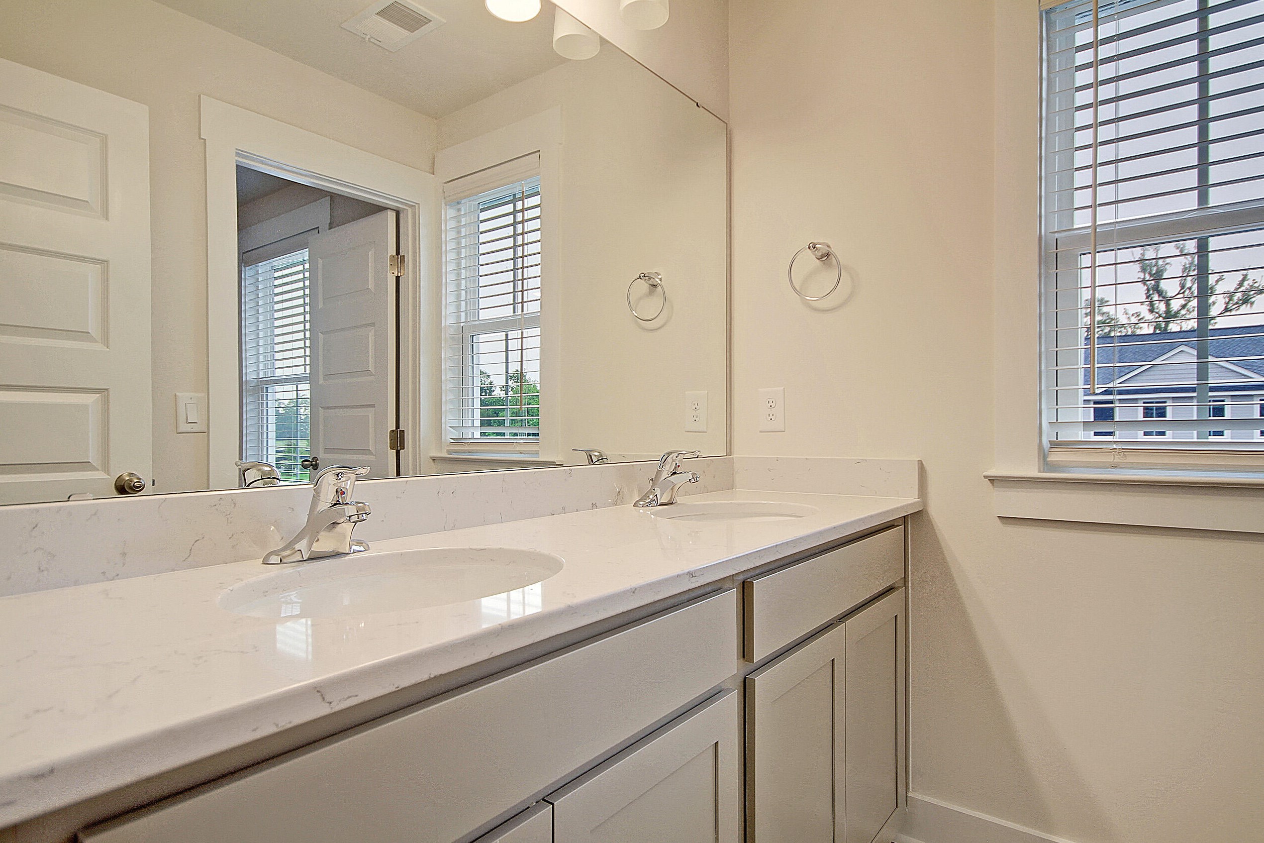 7722 Park Gate Dr, Charleston SC  29418-3686 exterior