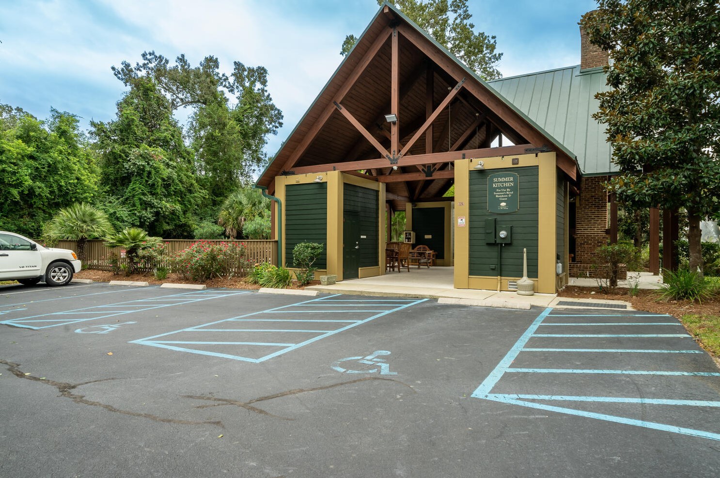 5514 Colonial Chatsworth Cir, Charleston SC 29418-2752 exterior