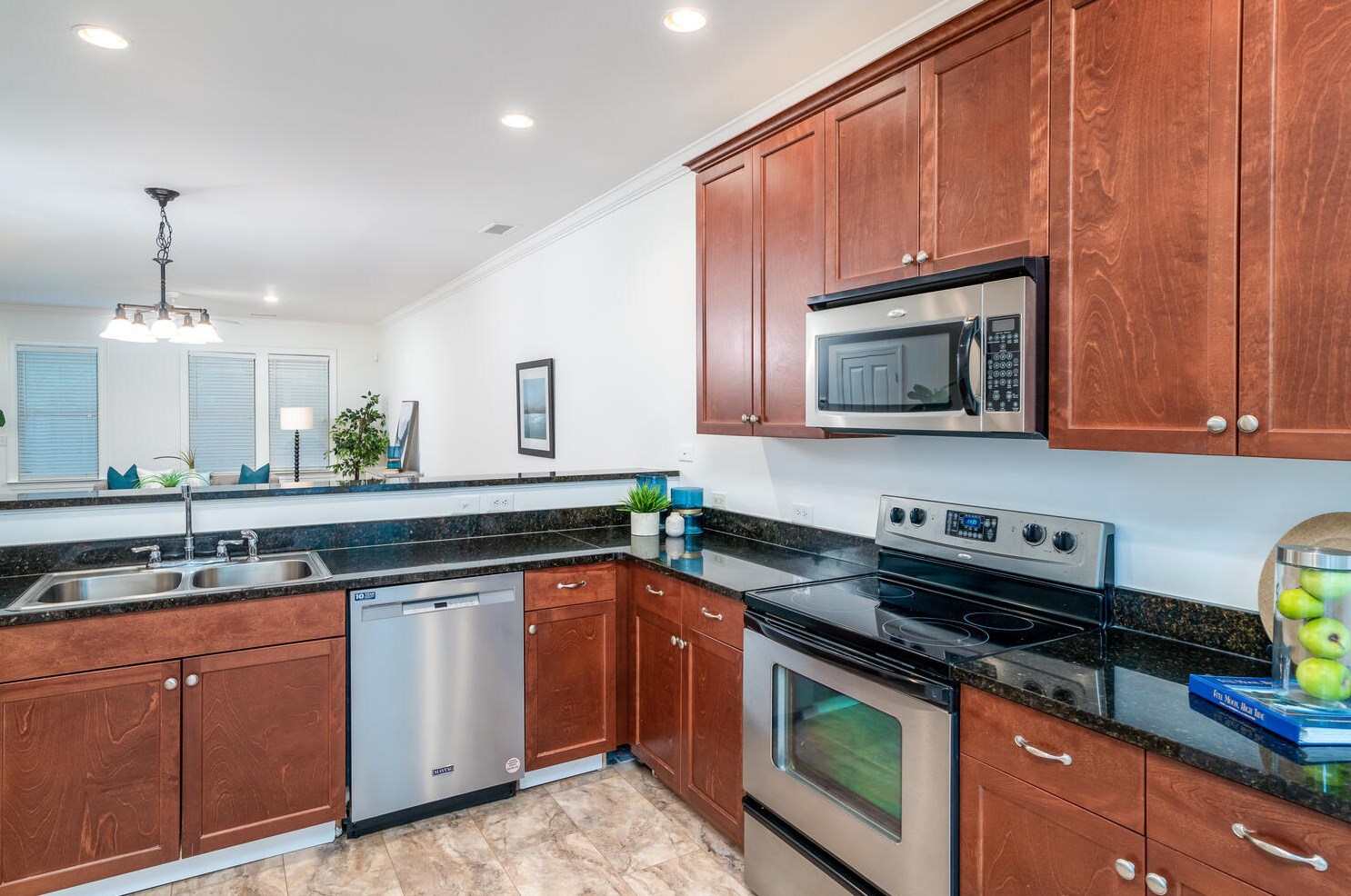 5514 Colonial Chatsworth Cir, Charleston SC 29418-2752 exterior