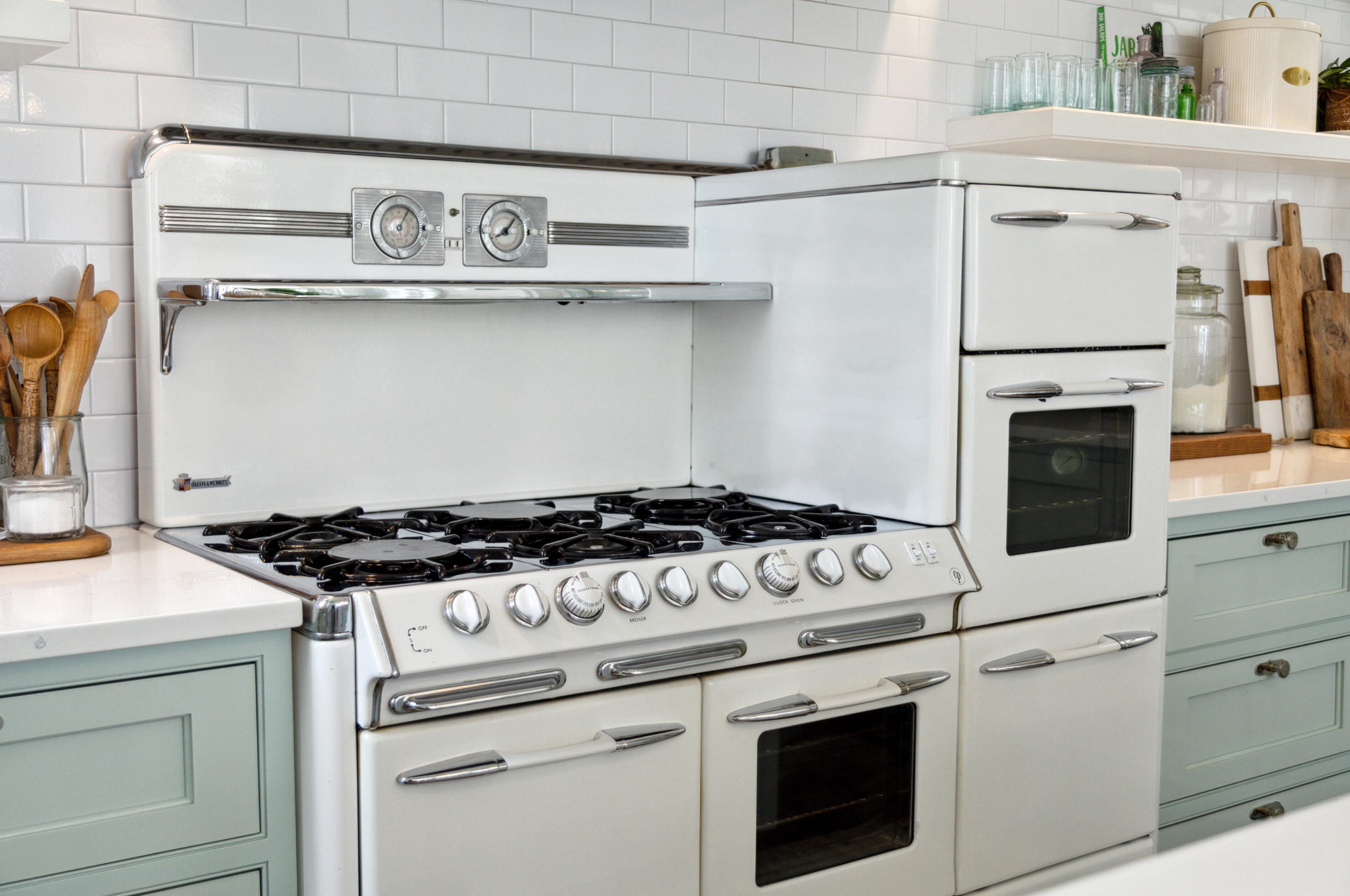 151 Queen St, Charleston SC  29401-1950 exterior