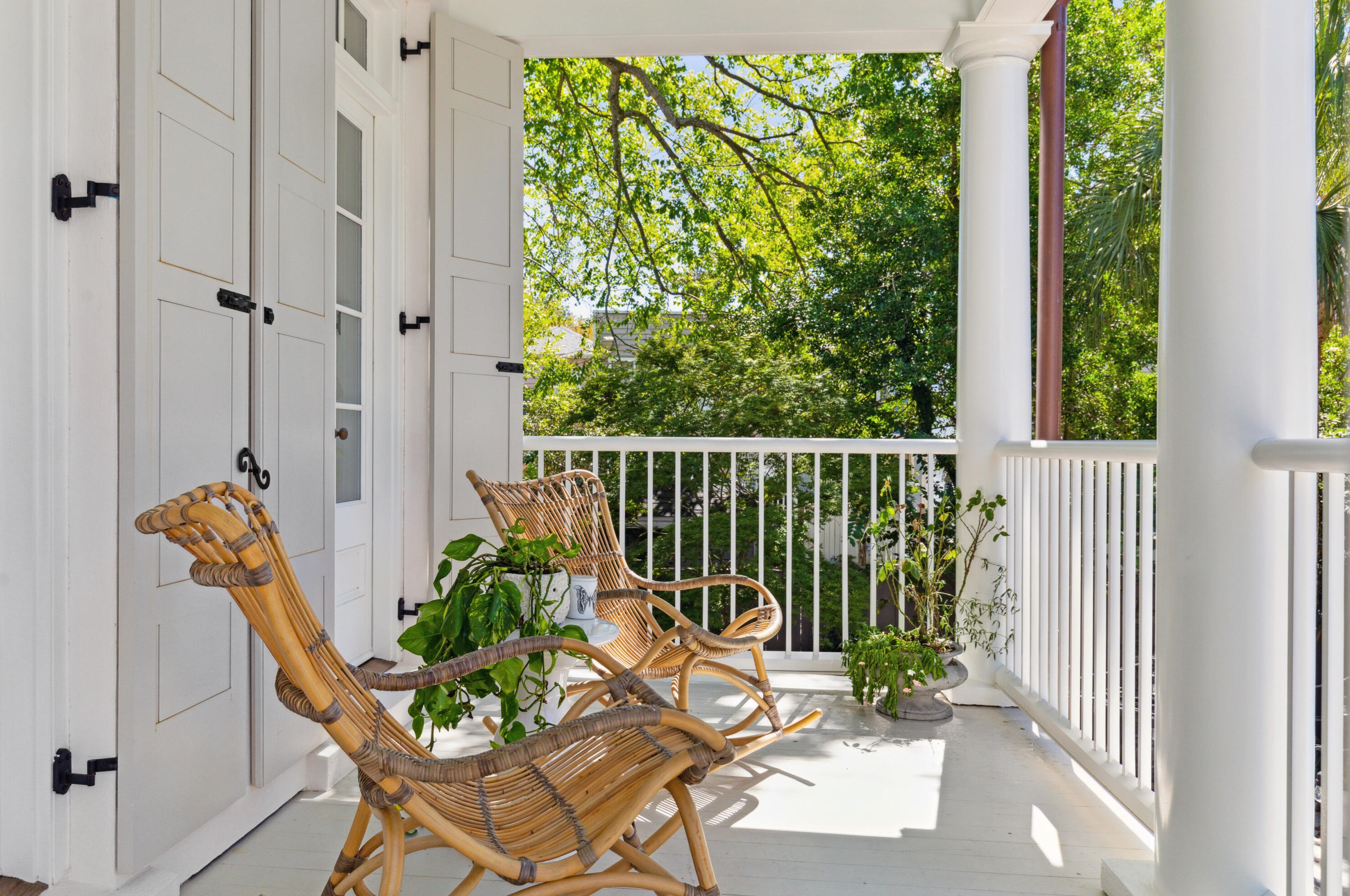 151 Queen St, Charleston SC  29401-1950 exterior