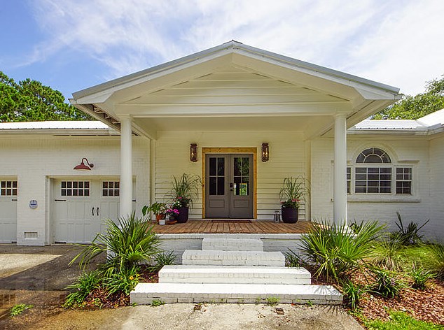 1295 River Rd, Johns Island, SC 29455