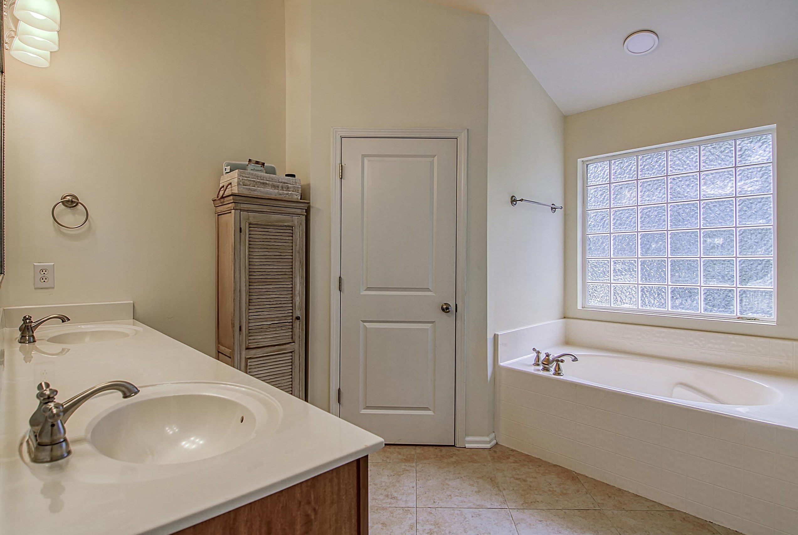 502 Chaff Ln, Moncks Corner SC  29461-8884 exterior