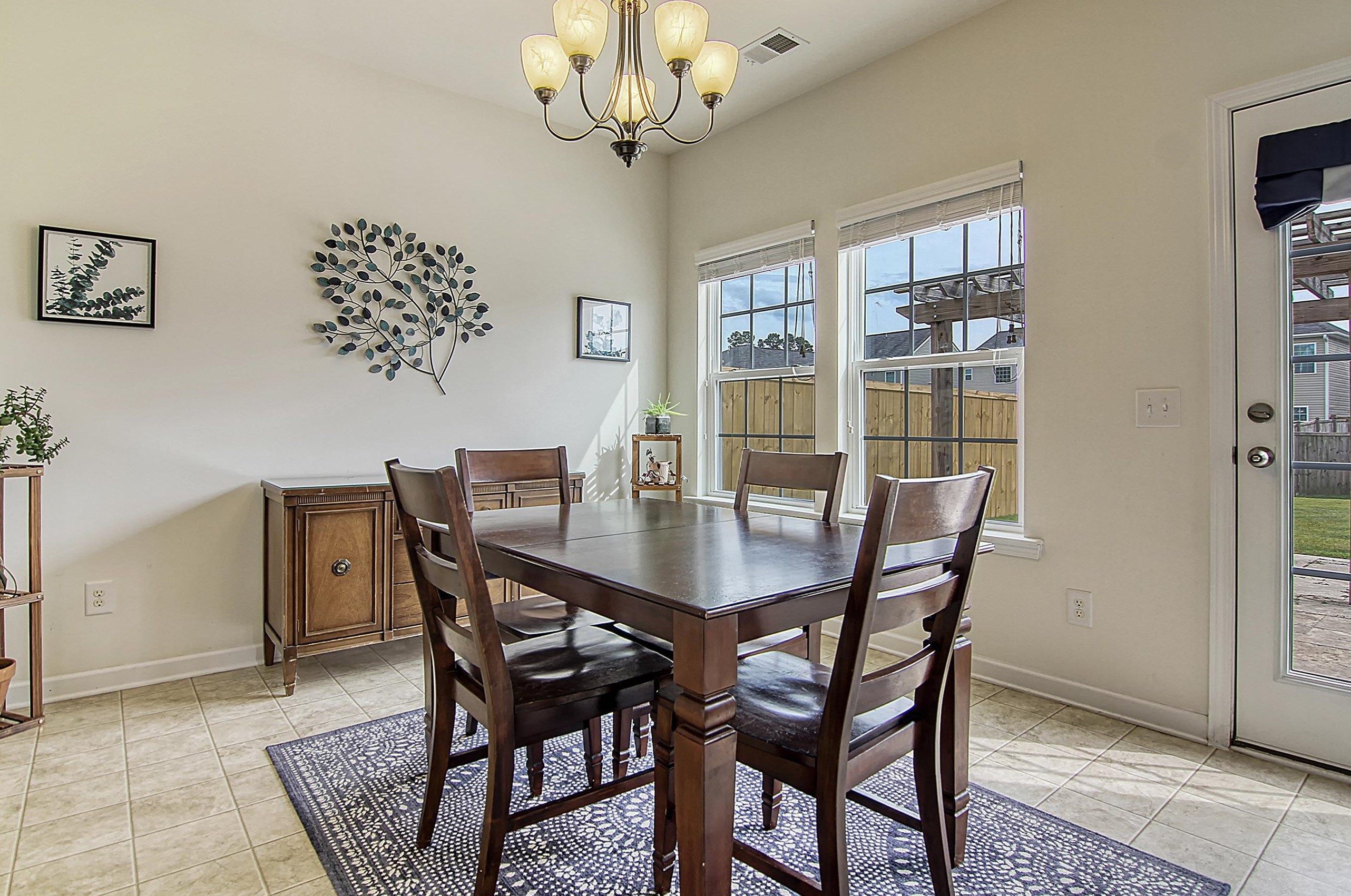 460 Whispering Breeze Ln, Summerville SC  29486 exterior