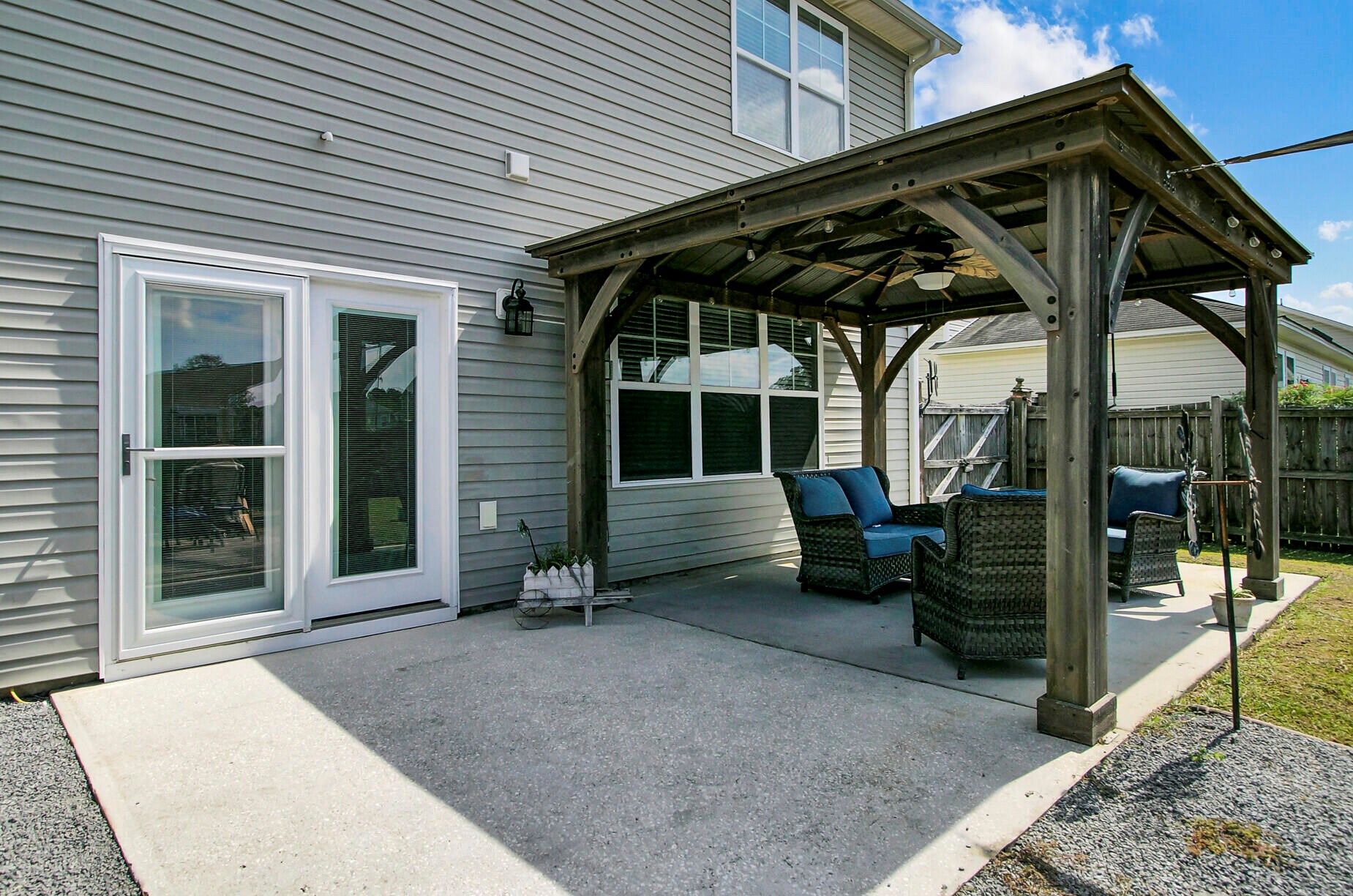 116 Hyrne Dr, Charleston SC 29445-7331 exterior