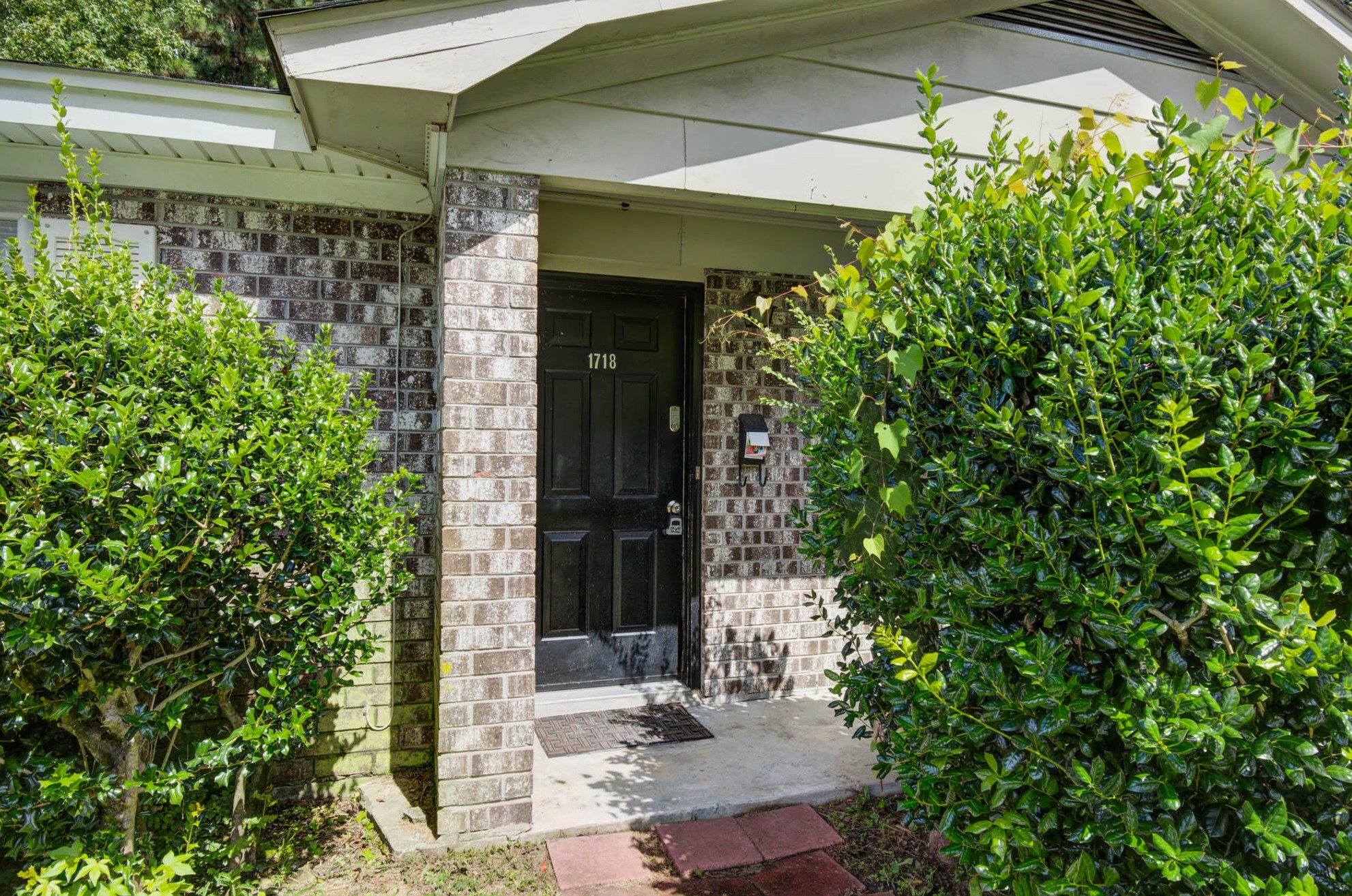 1718 Raoul Wallenberg Blvd, Charleston SC  29407-3510 exterior
