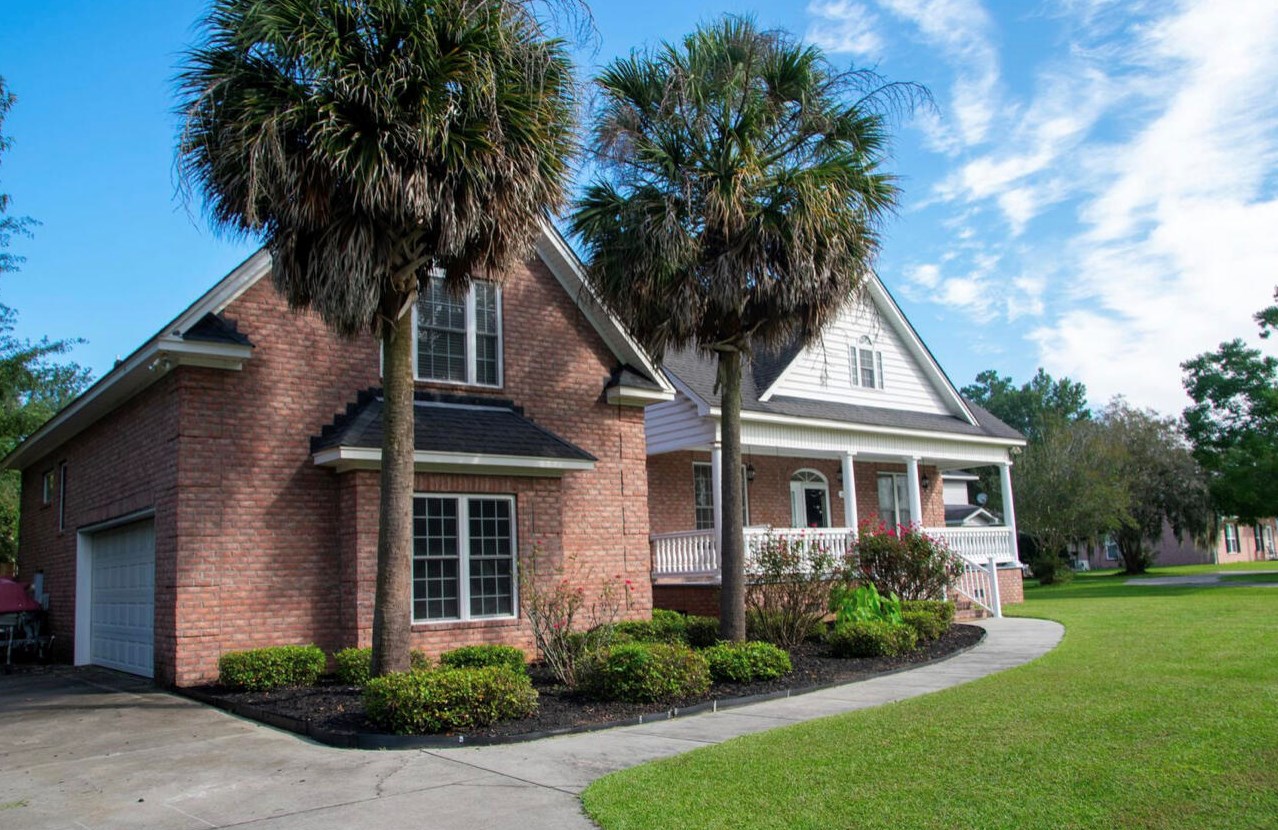 1703 Redwood Dr, Moncks Corner, SC 29461-7110