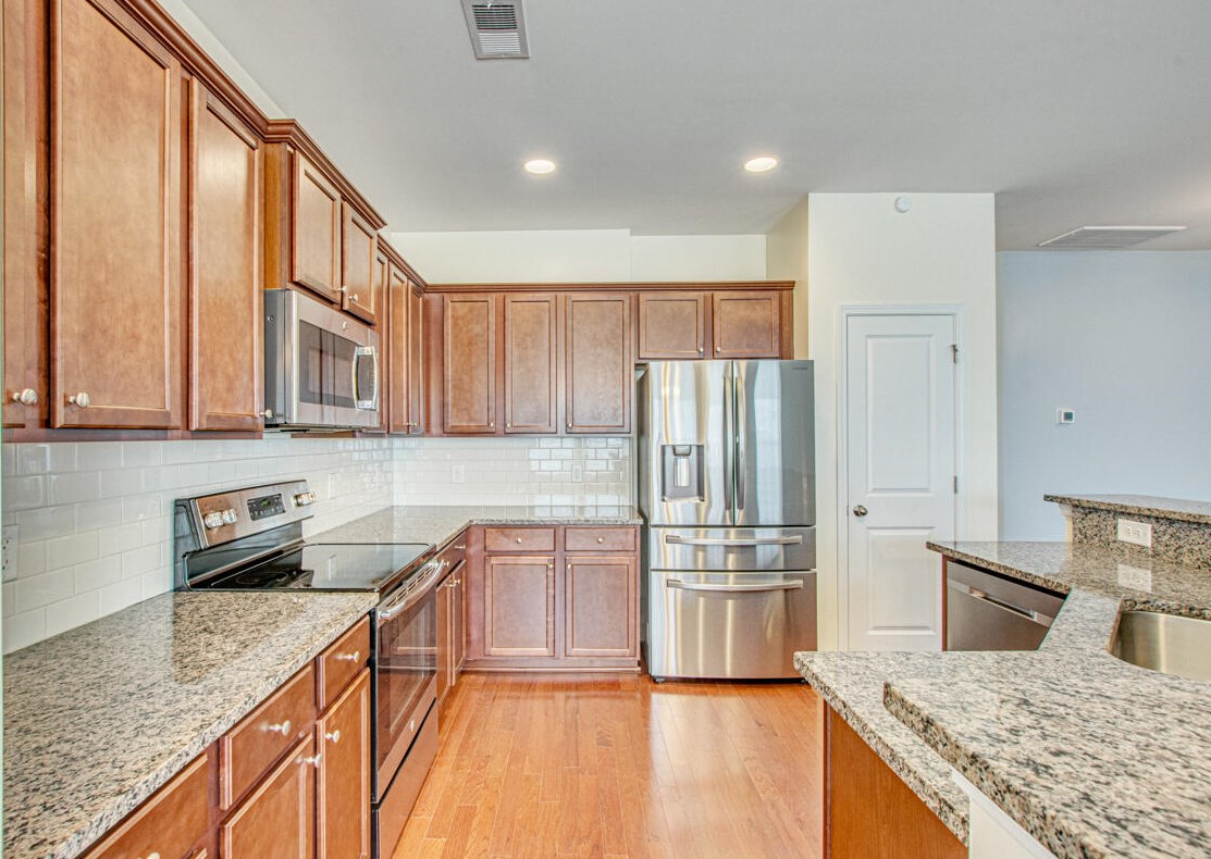 196 Longford Dr, Summerville SC  29483-5641 exterior