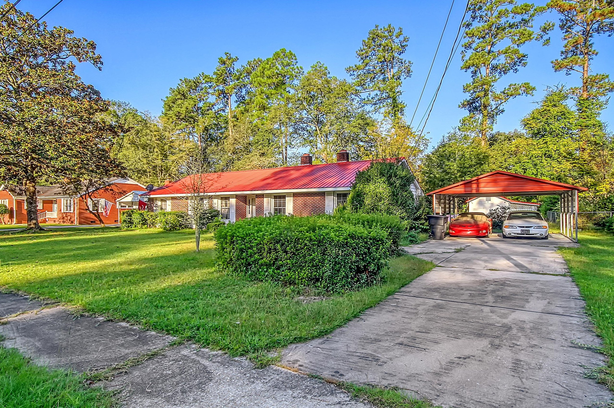 108 Pinewood St, Walterboro, SC 29488-3640