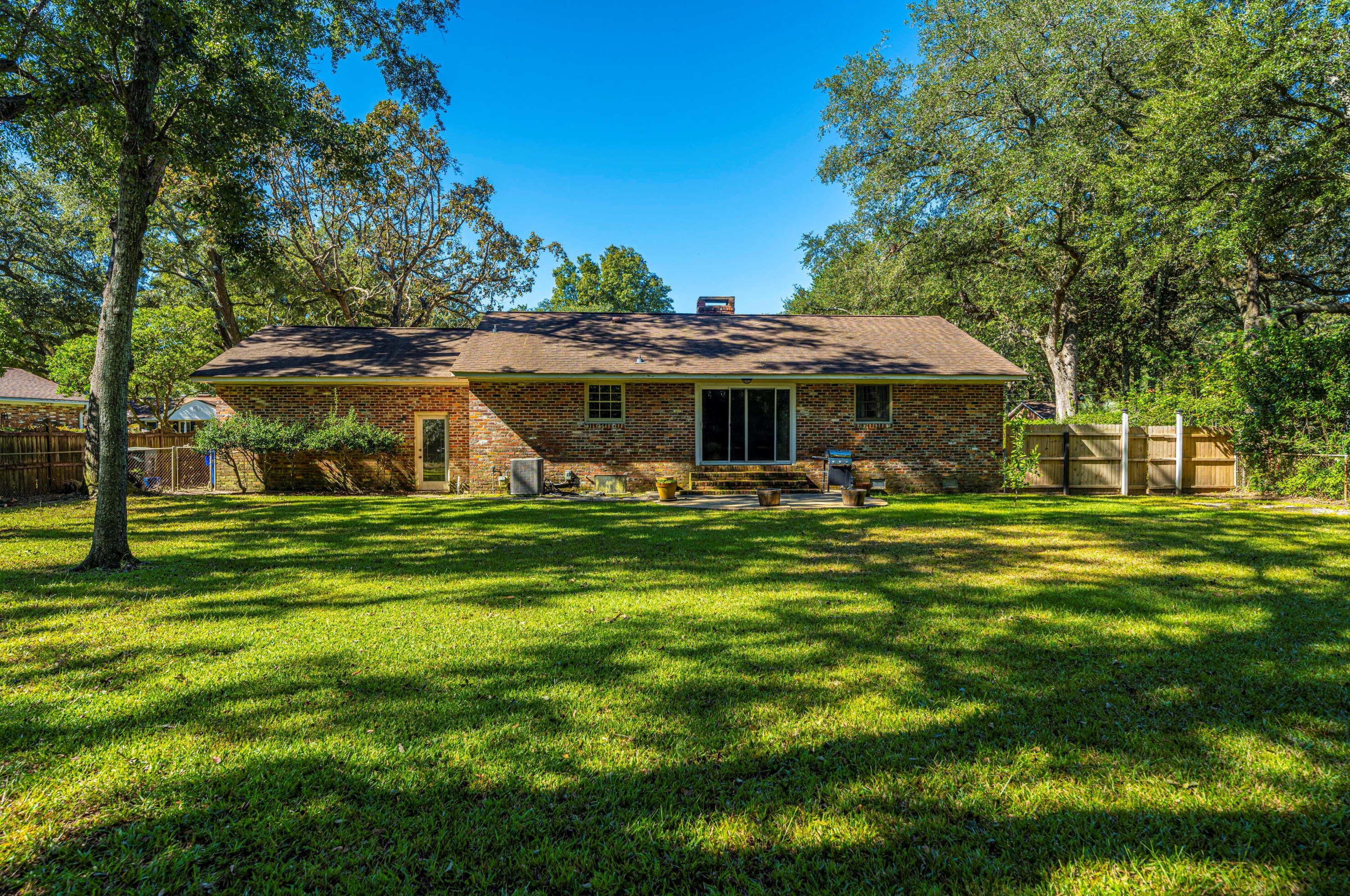 60 Manchester Rd, Charleston SC  29407-3349 exterior