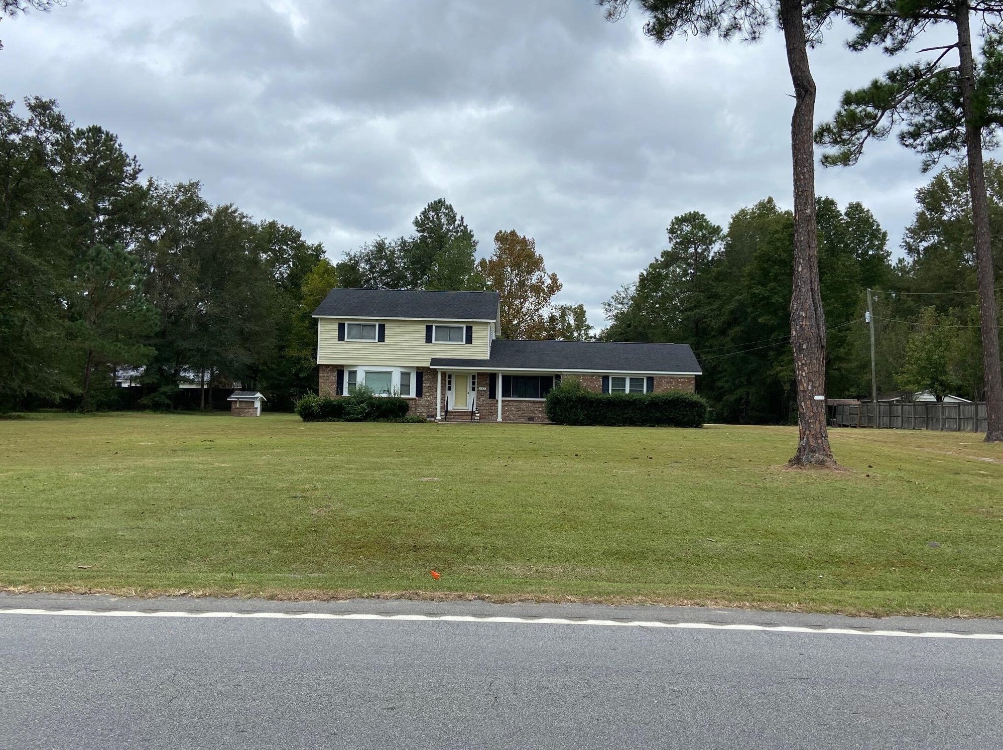 1157 W Main St, Harleyville, SC 29448