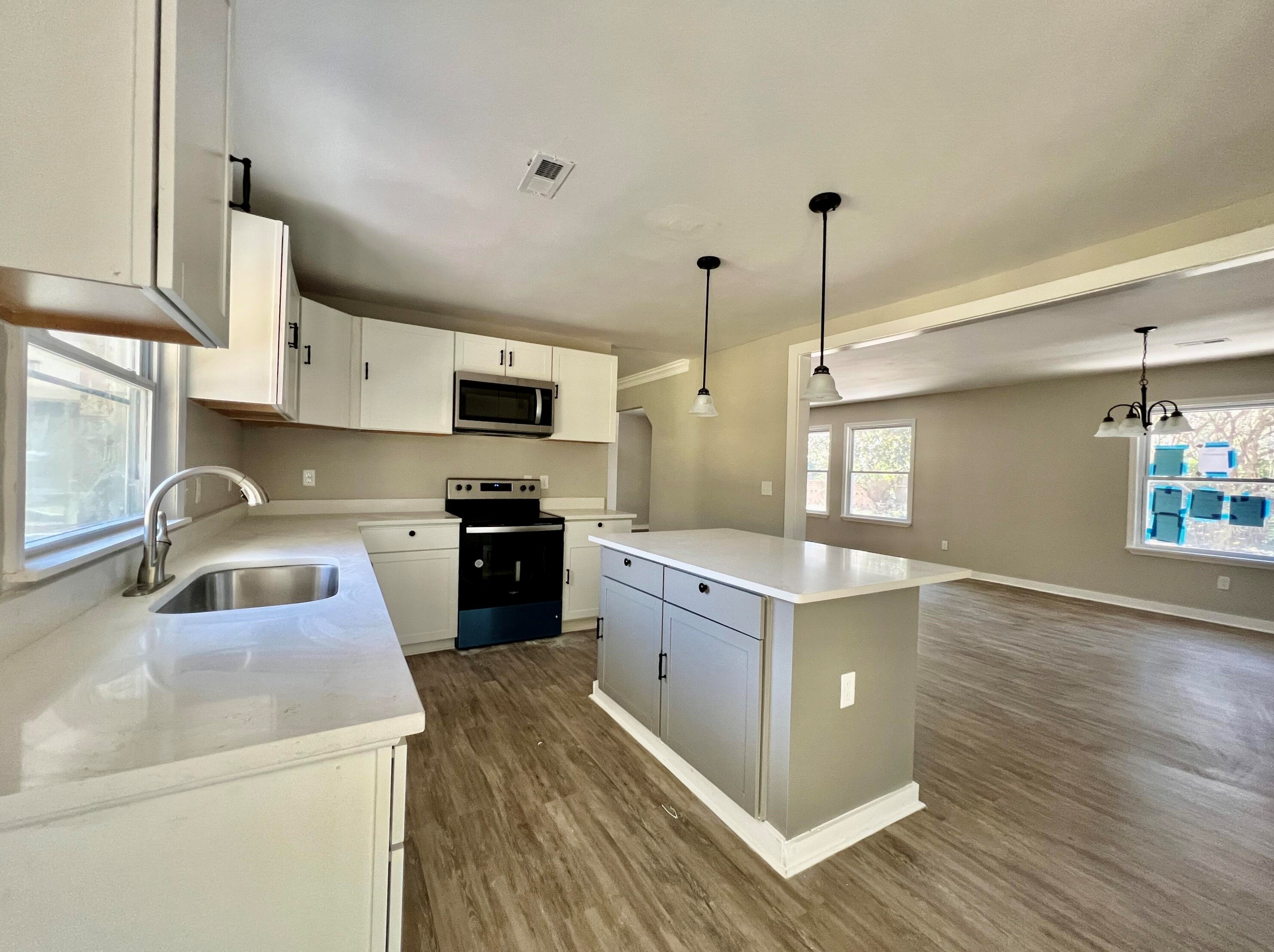 306 Cotie Ln, Moncks Corner, SC 29461