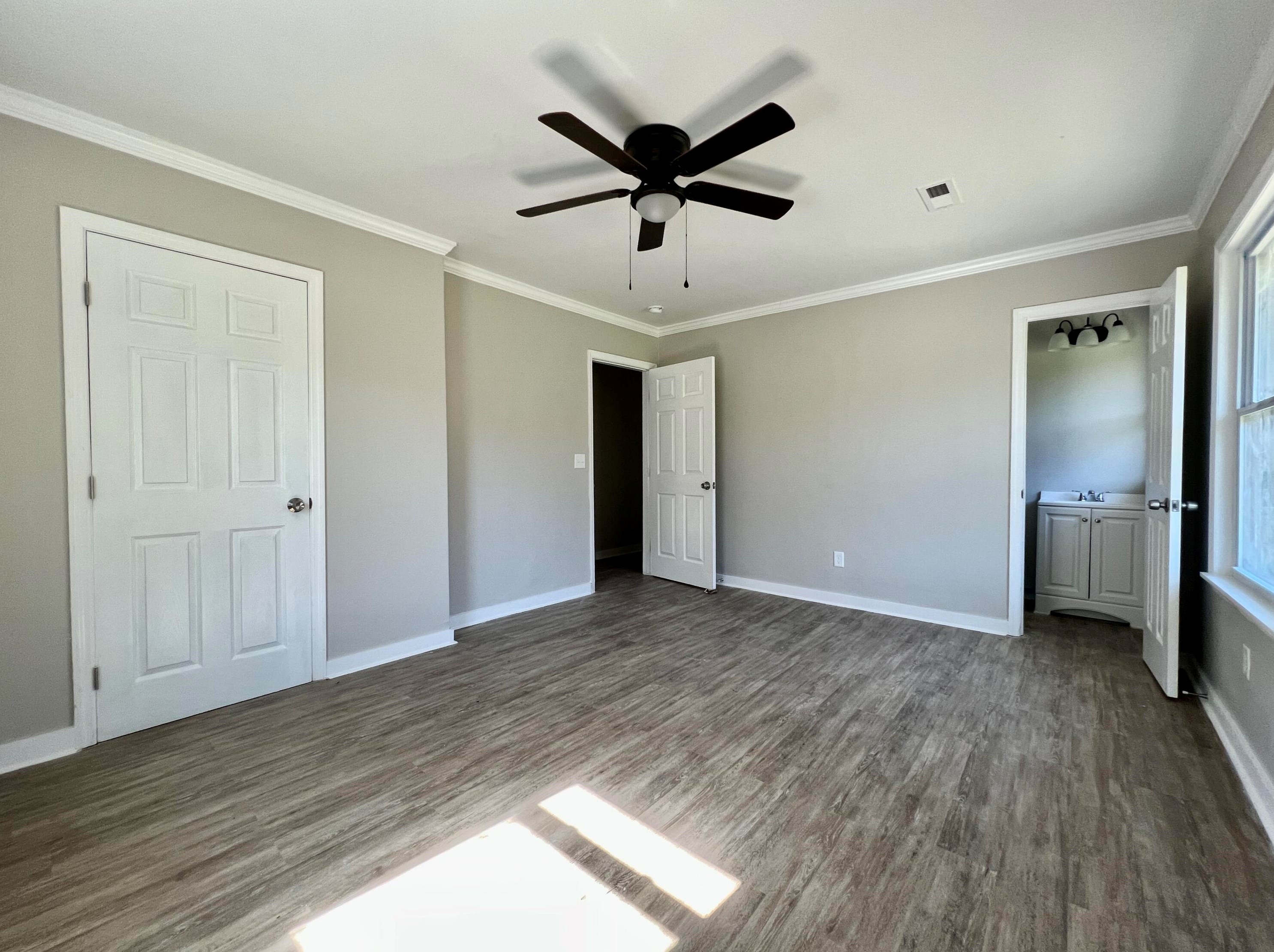 306 Cotie Ln, Moncks Corner SC  29461-7393 exterior