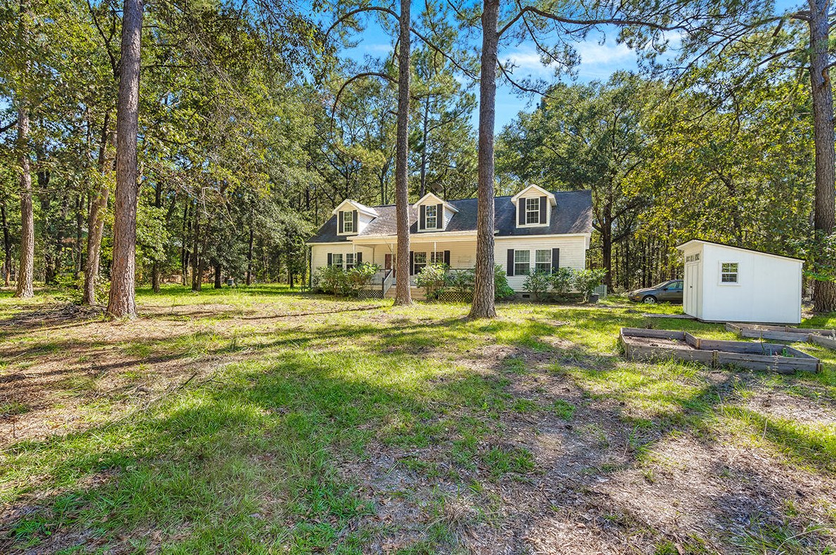 651 Ulmer Lake Dr, Walterboro, SC 29488-9483
