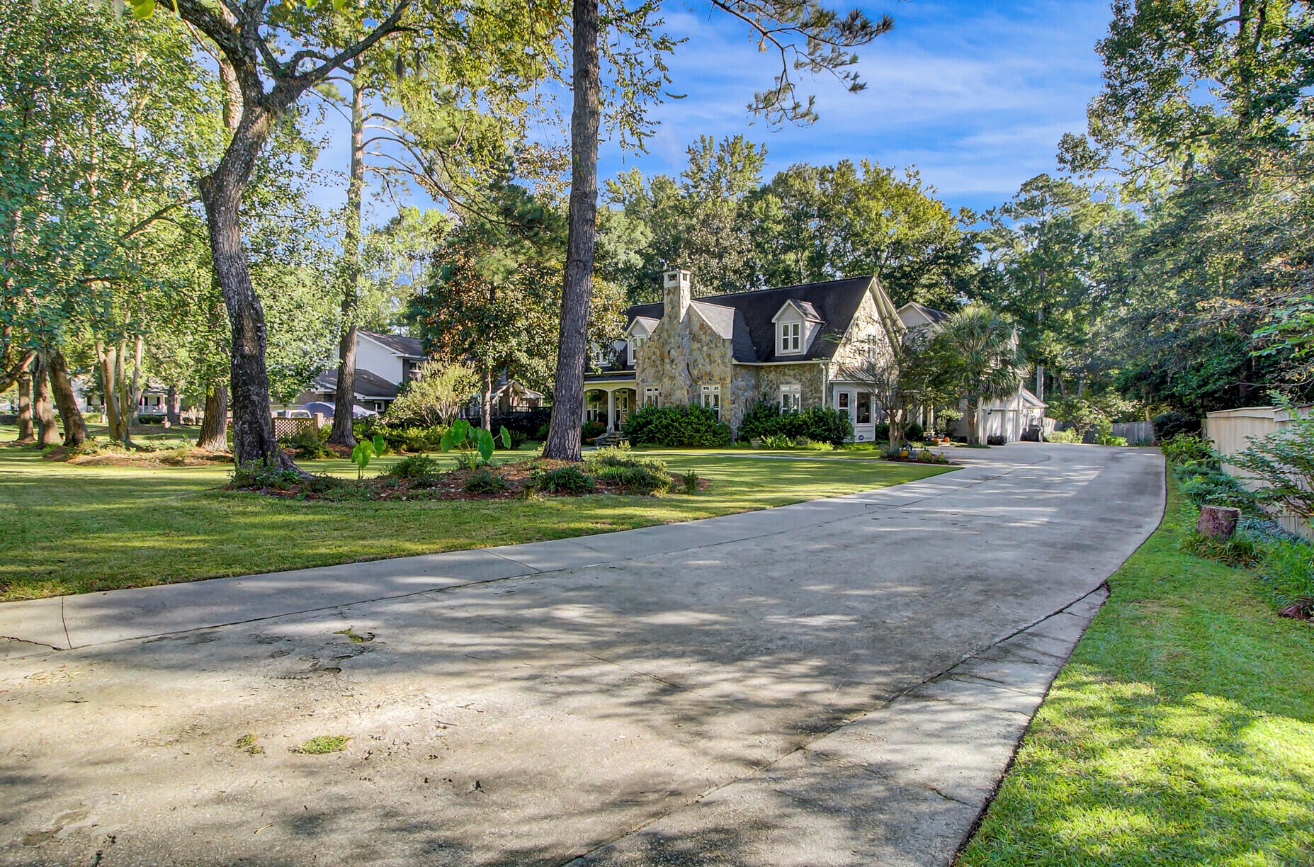 102 Old Postern Rd, Summerville, SC 29483-3769